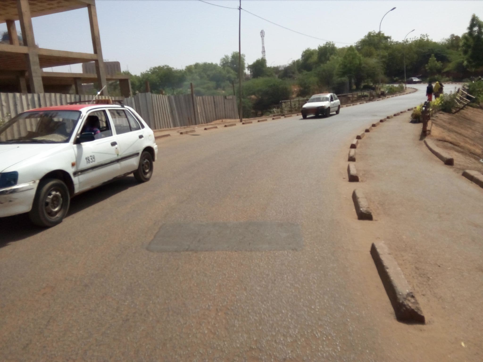 Street view near Noom Hotel Niamey, Niamey — © ilasolthah (CC BY-SA · Mapillary)