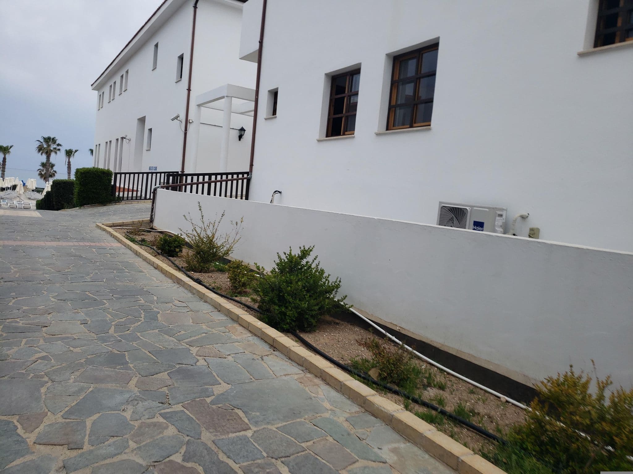 Street view near Kefalos Beach Tourist Village, Paphos — © mapfool (CC BY-SA · Mapillary)