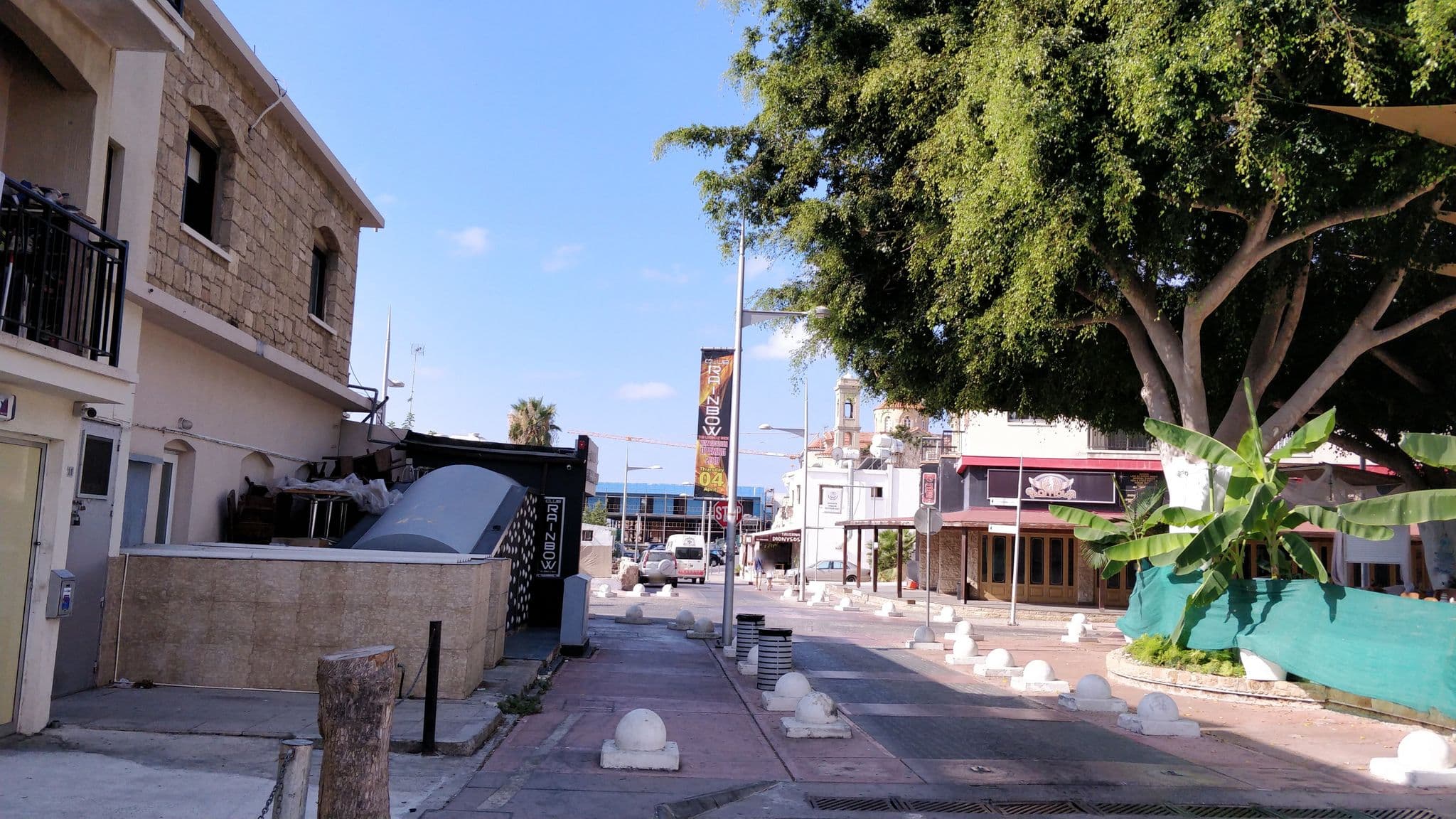 Street view near Alecos hotel apartments, Paphos — © dmitriiv (CC BY-SA · Mapillary)