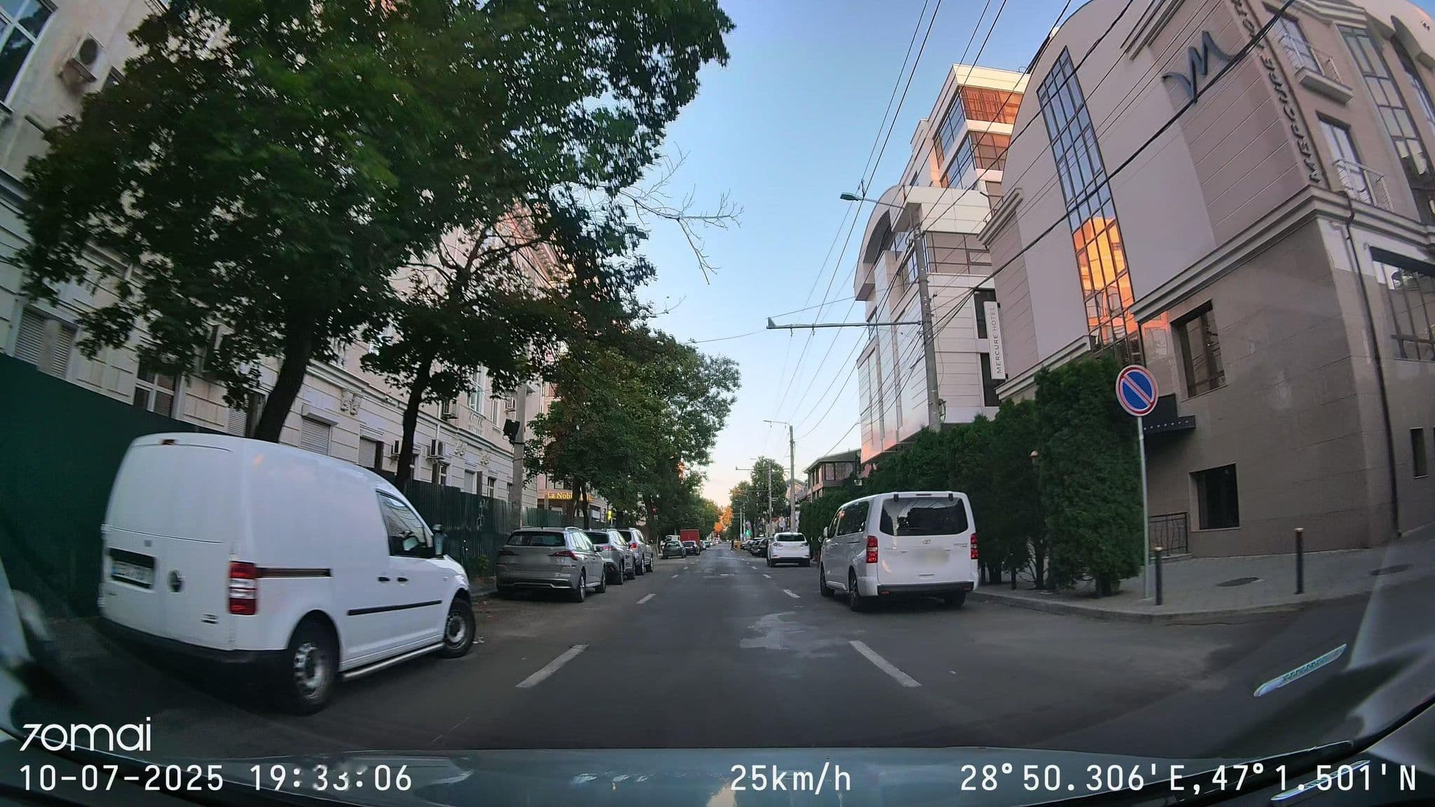 Street view near Mercure Chisinau Center Jazz Hotel, Chisinau — © doriel (CC BY-SA · Mapillary)