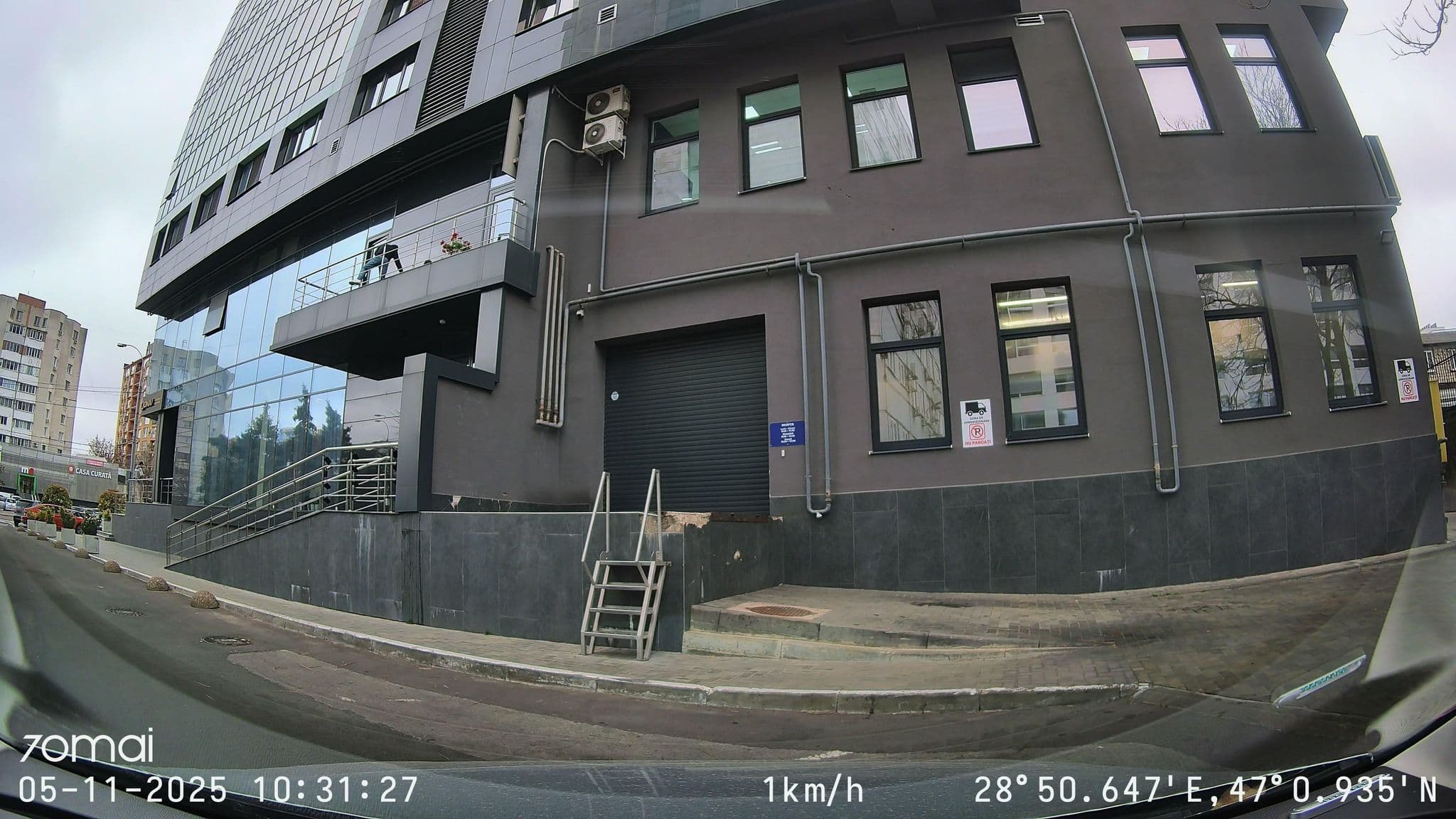Street view near Ay Deniz Hostel, Chisinau — © doriel (CC BY-SA · Mapillary)