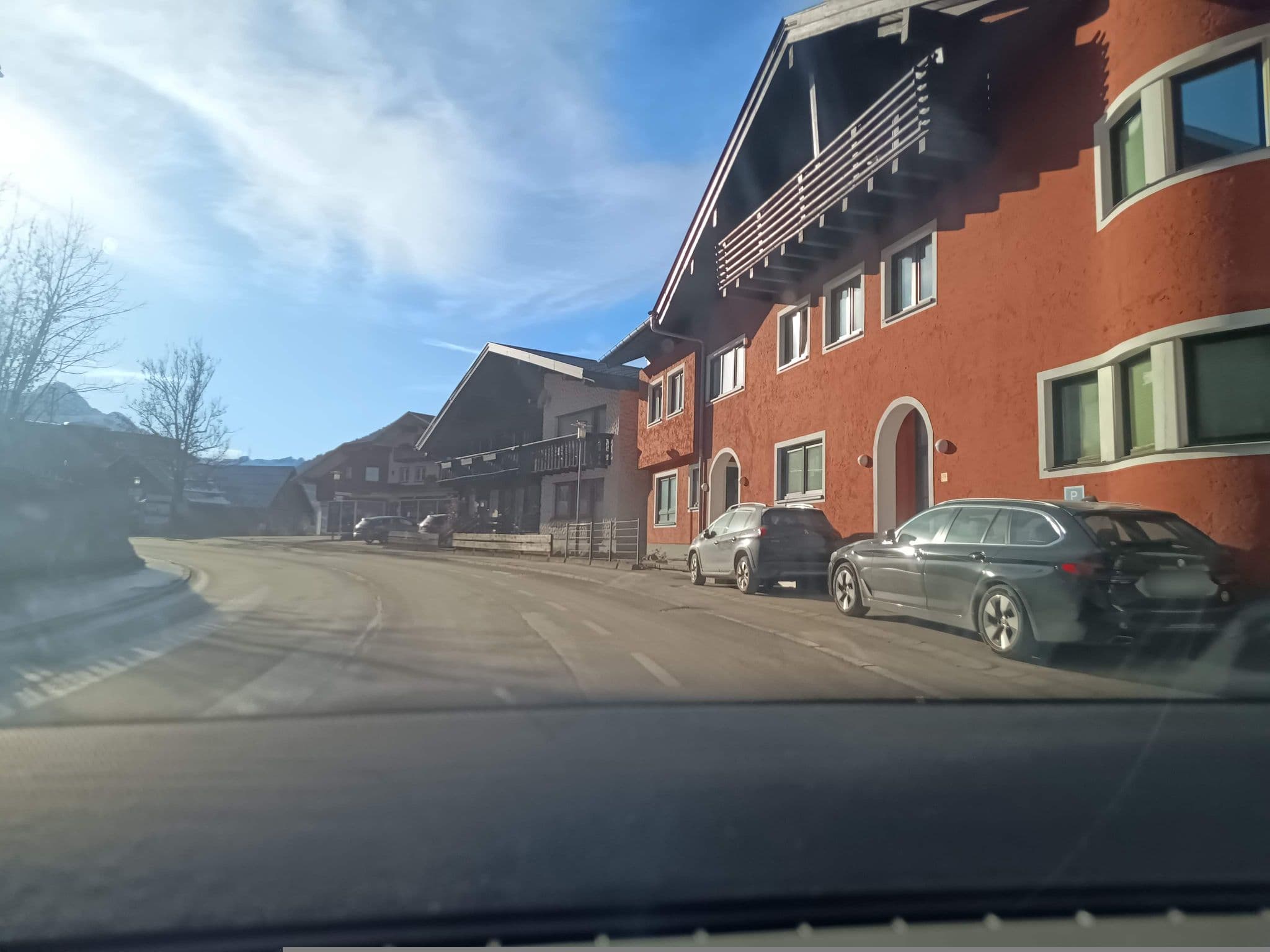 Street view near Oswalda Hus, Riezlern — © zuse (CC BY-SA · Mapillary)
