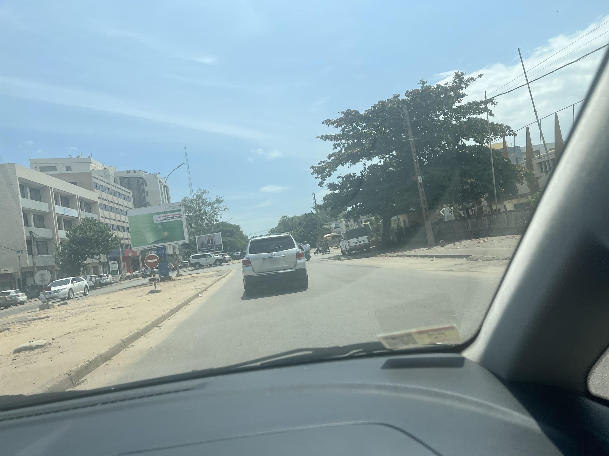 Street view near BENIN CITY CENTER HOTEL, Cotonou — © ajestan (CC BY-SA · Mapillary)