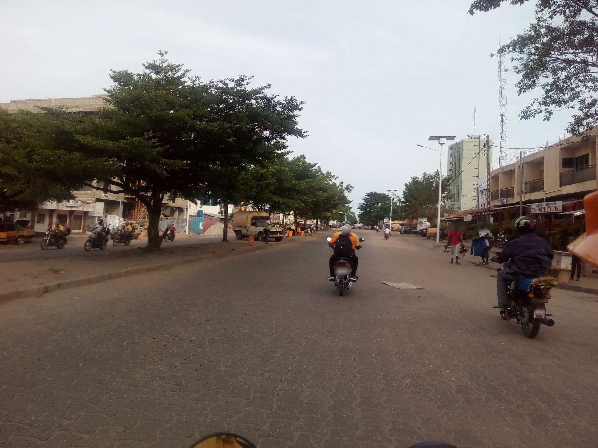 Street view near Berca Inn Résidence Hôtel, Cotonou — © racky (CC BY-SA · Mapillary)