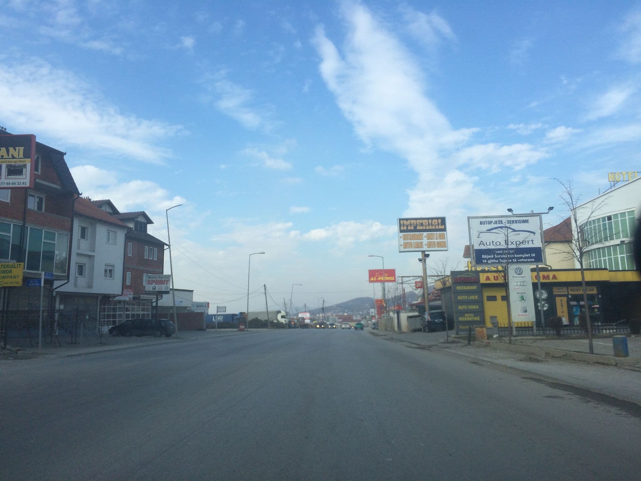 Street view near Hotel Golden B&B, Pristina — © ardob11 (CC BY-SA · Mapillary)