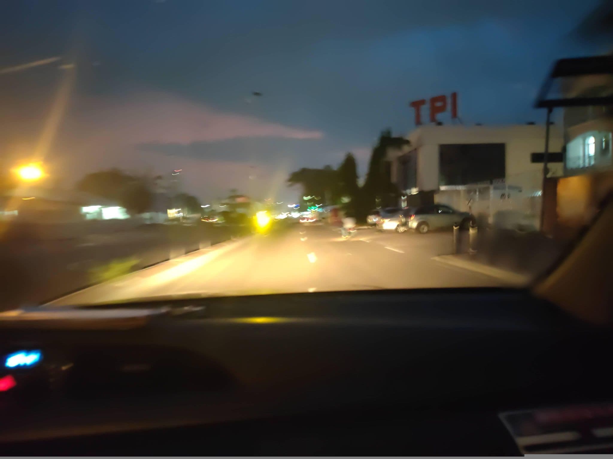 Street view near Hotel Commodore, Brazzaville — © orlanto (CC BY-SA · Mapillary)