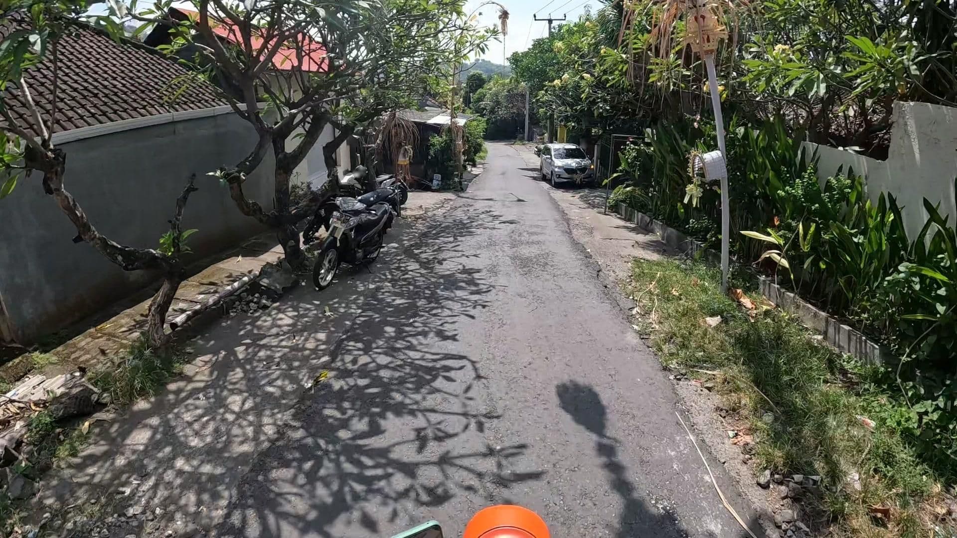 Street view near Alola Inn, Banjar Wangsian — © lucomsky (CC BY-SA · Mapillary)