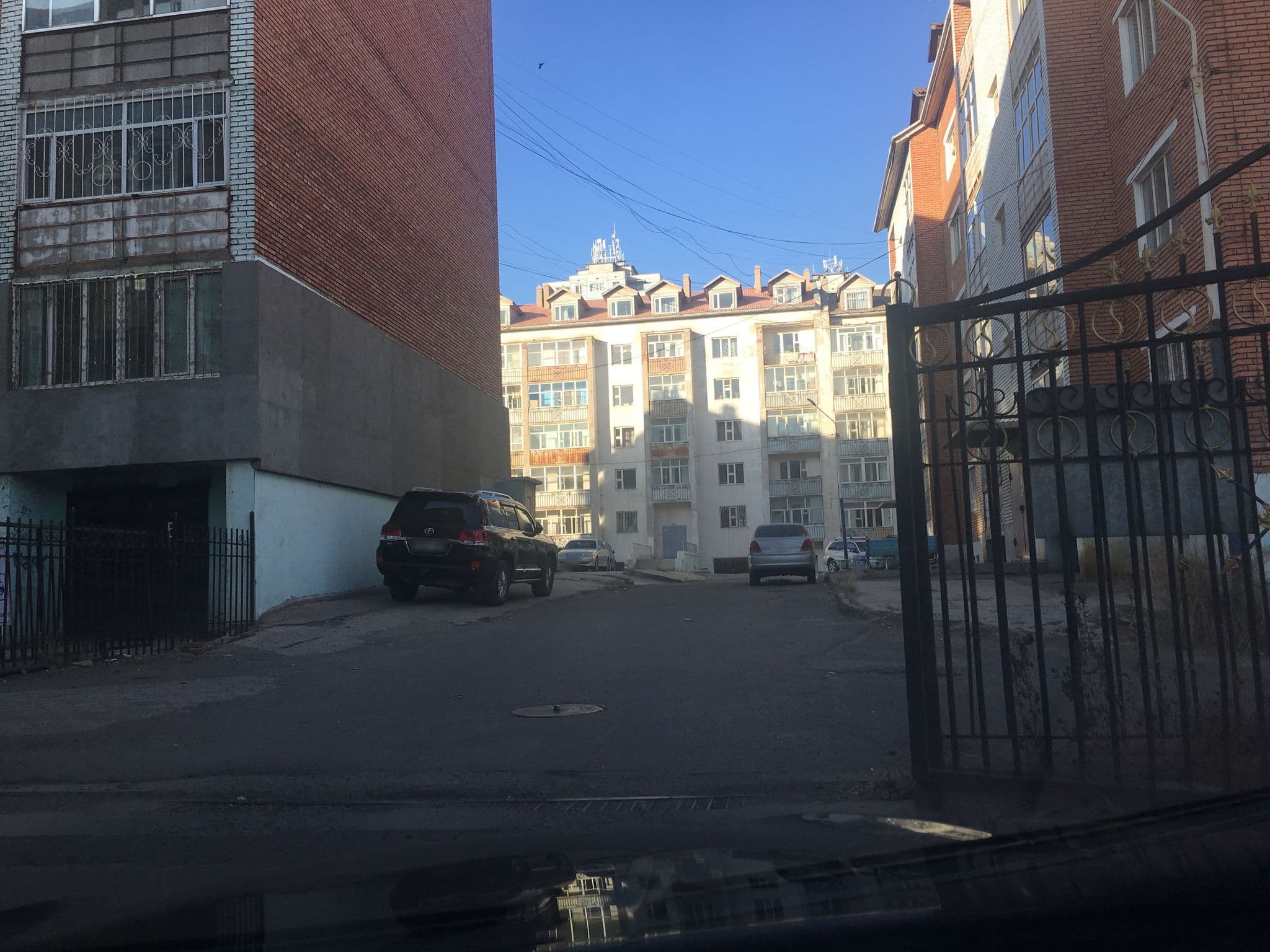 Street view near MONGOLZ BUDGET HOSTEL, Ulan Bator — © munkhbold (CC BY-SA · Mapillary)
