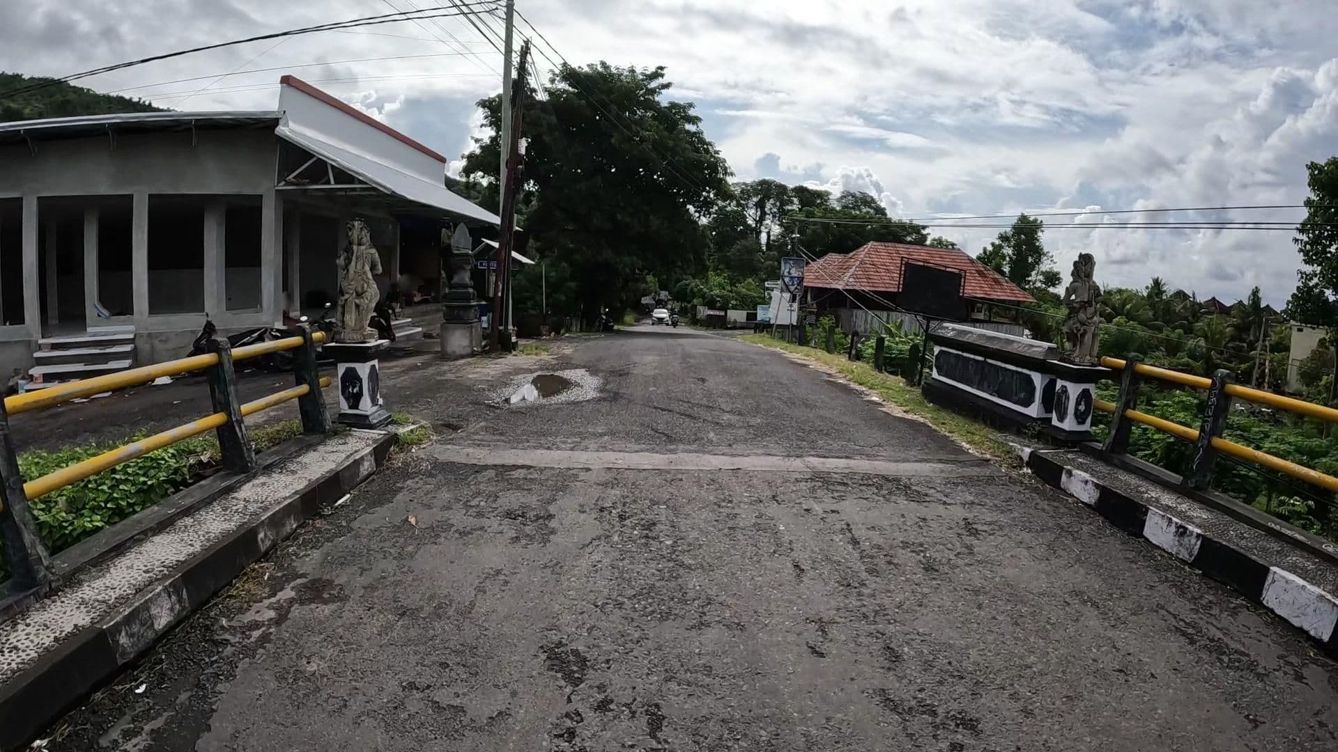 Street view near Mangga Villa Beach, Amlapura