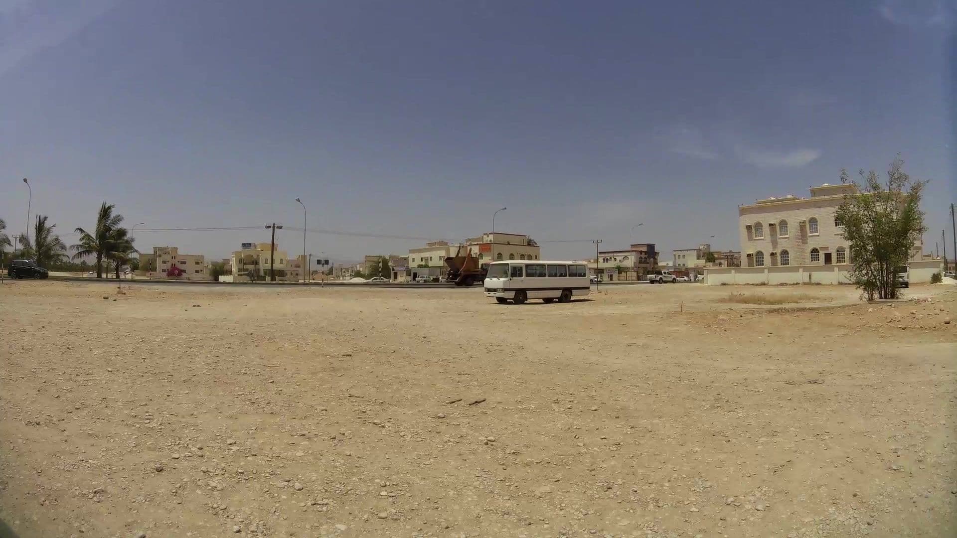 Street view near واجهة السعادة للشقق الفندقية AL SAADAH FRONT, Şalālah — © kaartcam (CC BY-SA · Mapillary)