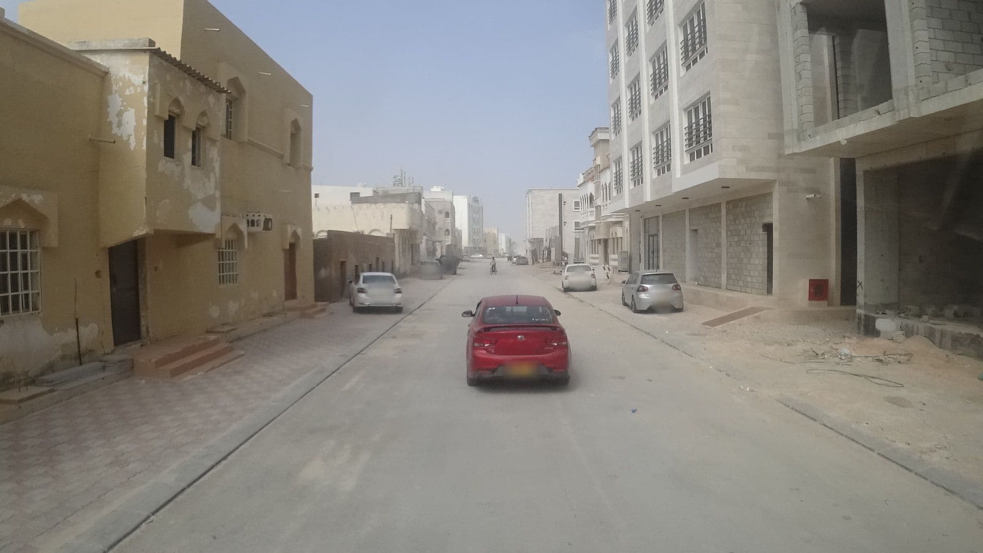Street view near Dar Alnoori Boutique Hotel, Şalālah — © vbombaerts (CC BY-SA · Mapillary)