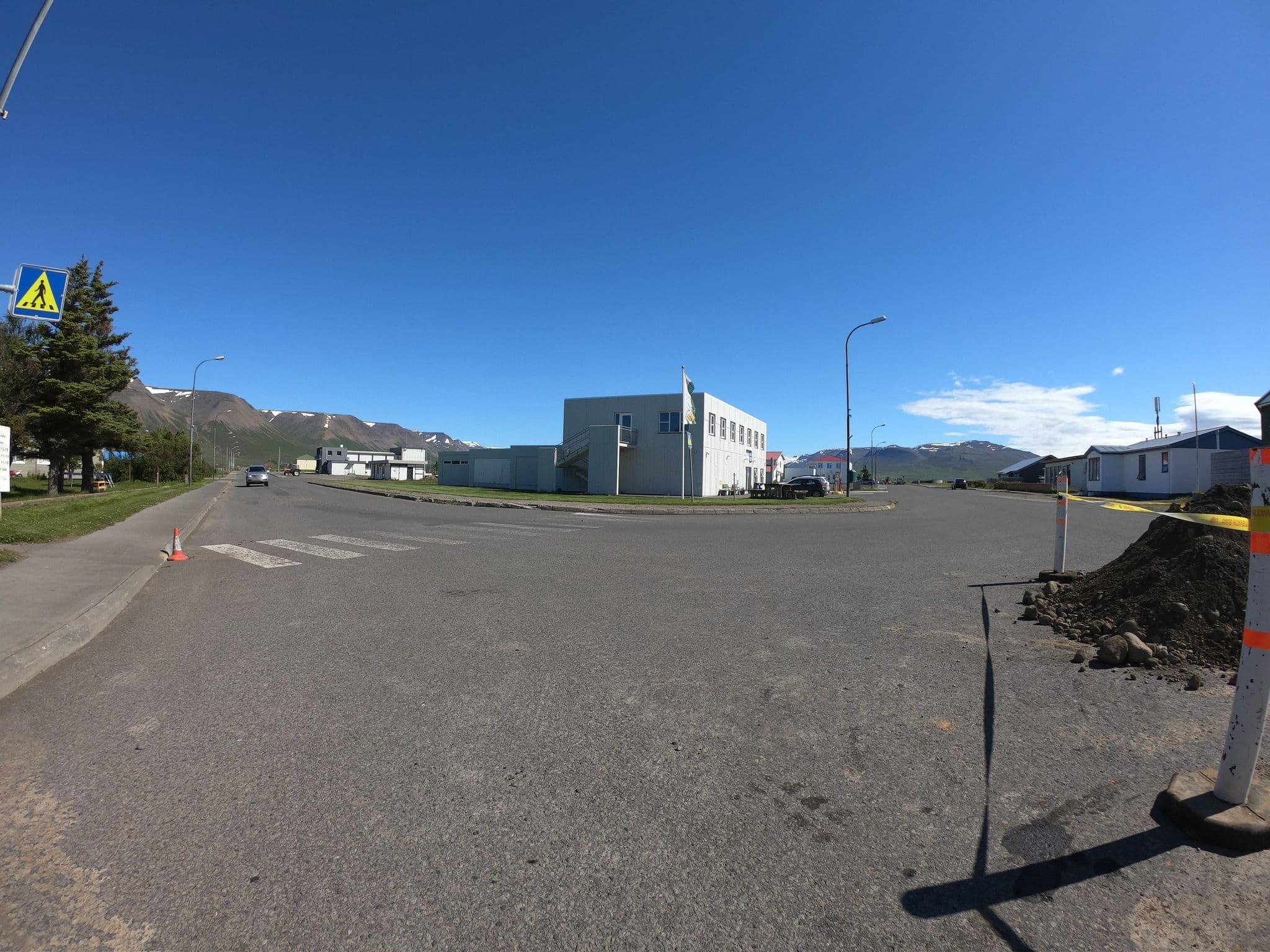 Street view near Gistiheimilið Sunnuberg, Sauðárkrókur — © bartjakob1 (CC BY-SA · Mapillary)
