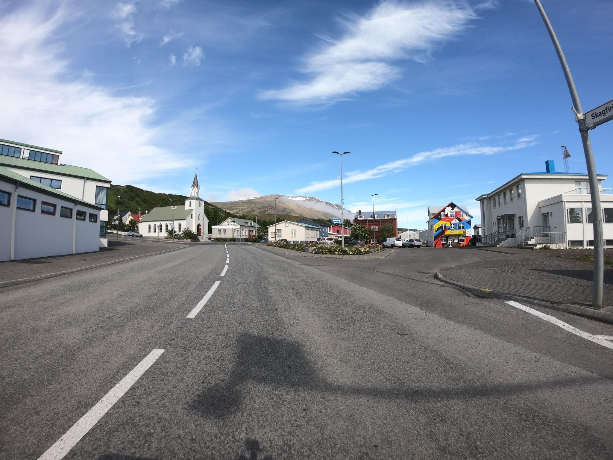 Street view near Gamla Pósthúsið, Sauðárkrókur — © bartjakob1 (CC BY-SA · Mapillary)