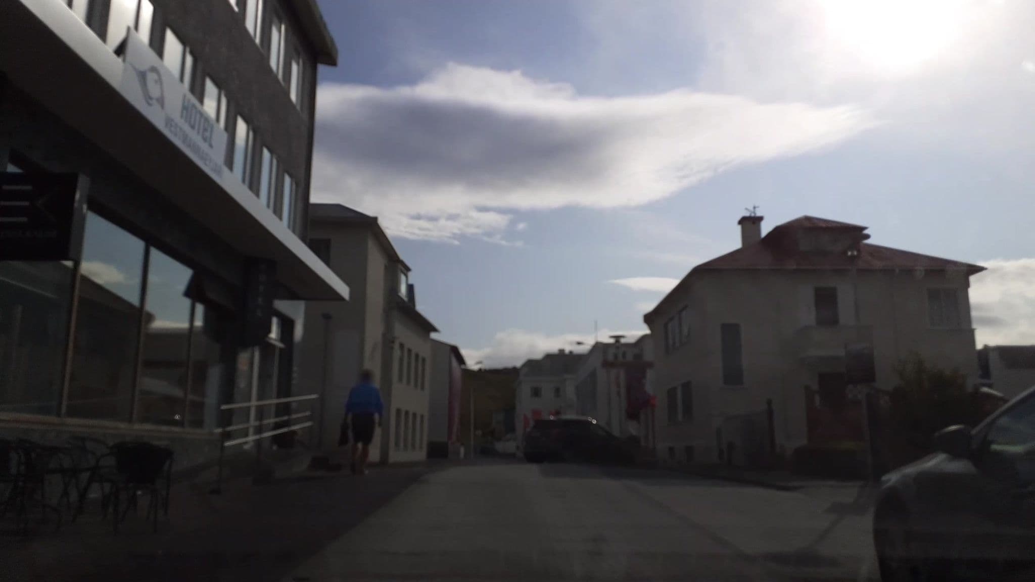 Street view near Guesthouse Sunnuhóll, Vestmannaeyjar — © kjarrval (CC BY-SA · Mapillary)