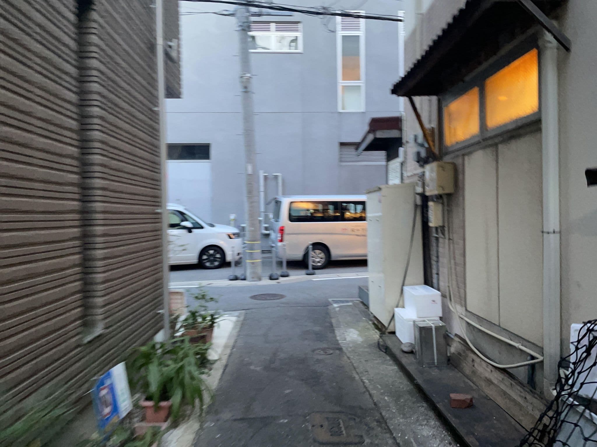 Street view near グランドベース福岡天神（無人ホテル）／ Grand Base Fukuoka Tenjin (Unmanned Hotel), Fukuoka — © alt9800 (CC BY-SA · Mapillary)