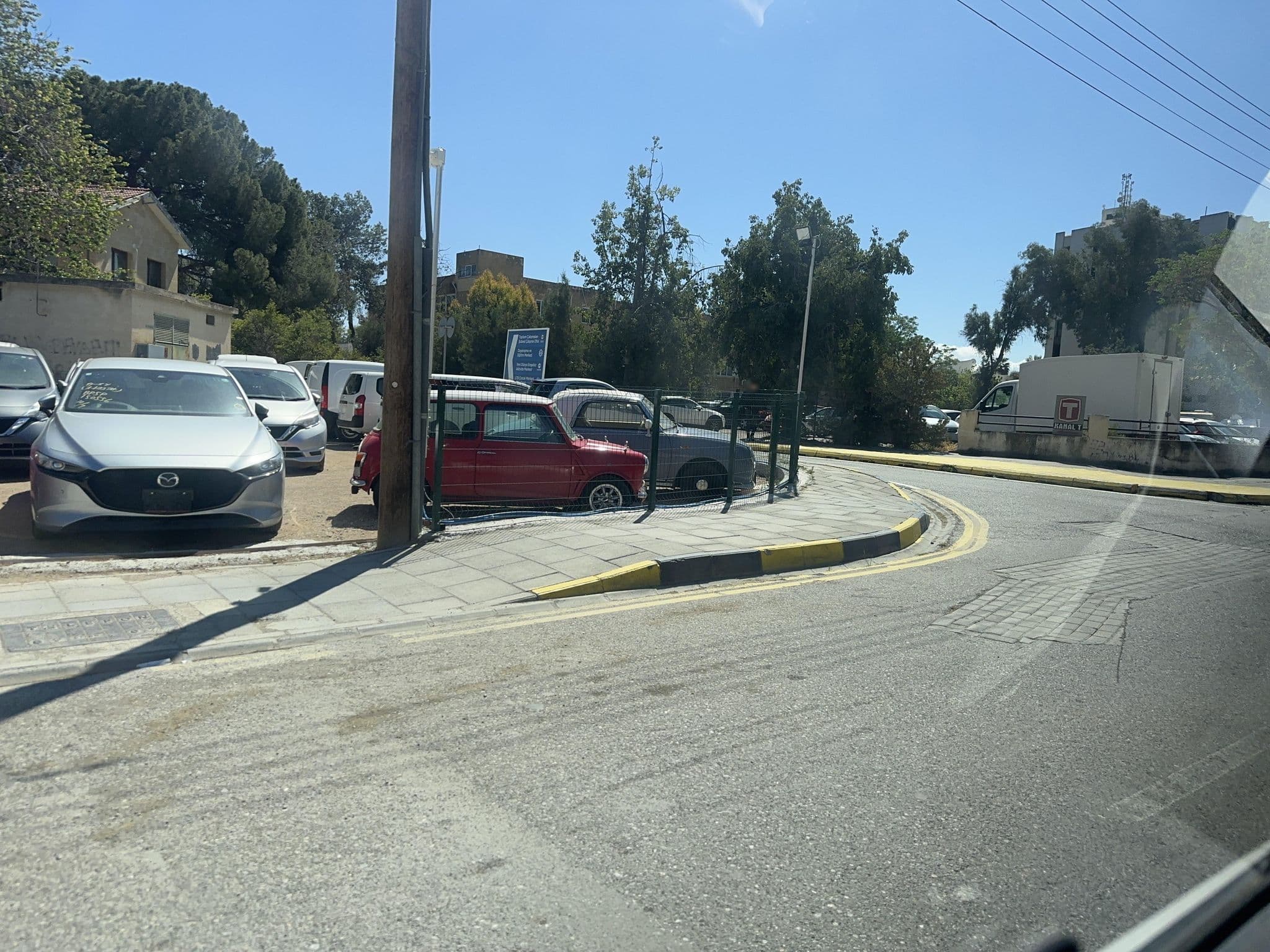 Street view near Eftalia Hotel, Nicosia — © pilotbulut (CC BY-SA · Mapillary)
