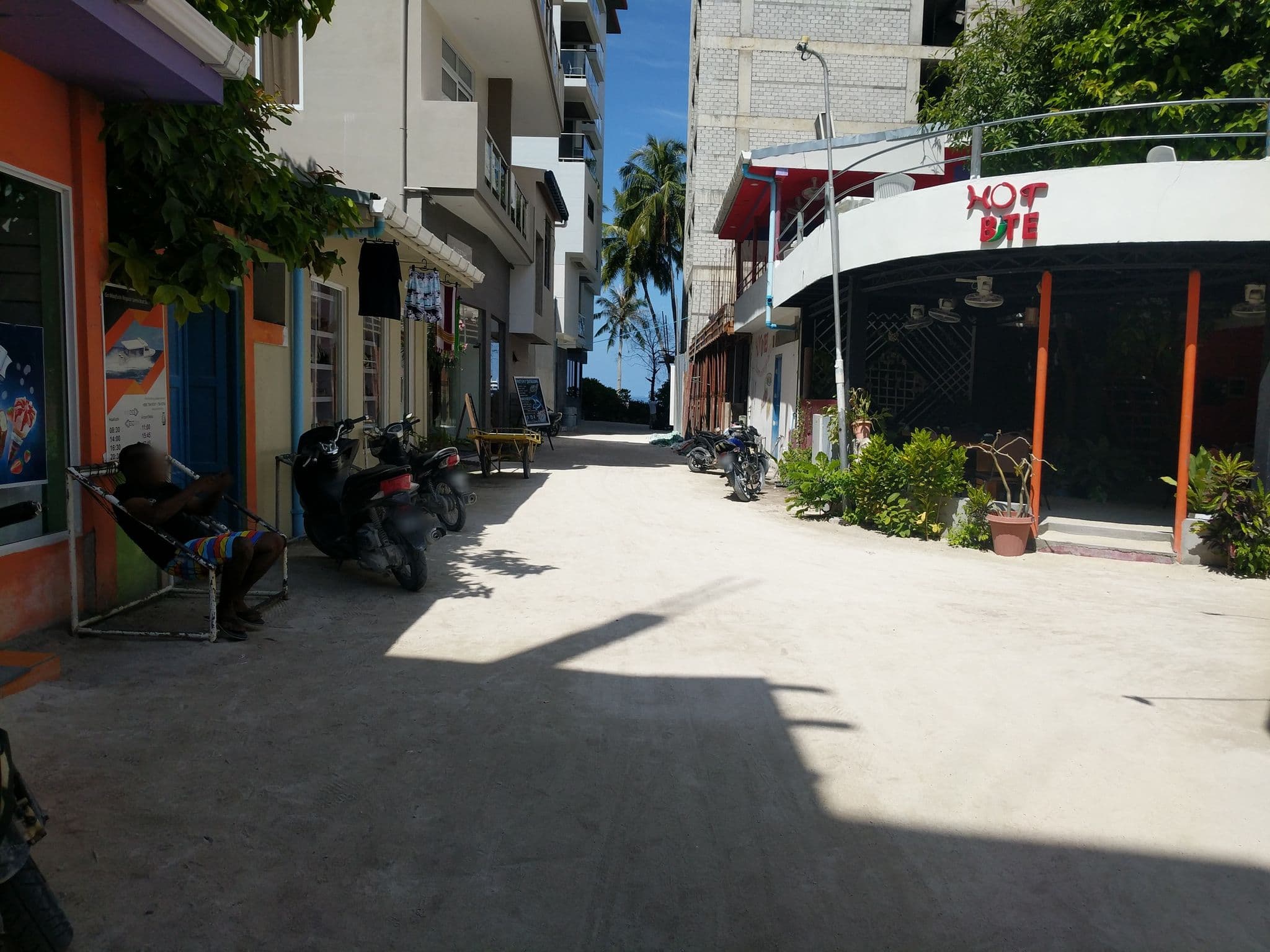 Street view near Paradise peak, Maafushi — © GOwin (CC BY-SA · Mapillary)