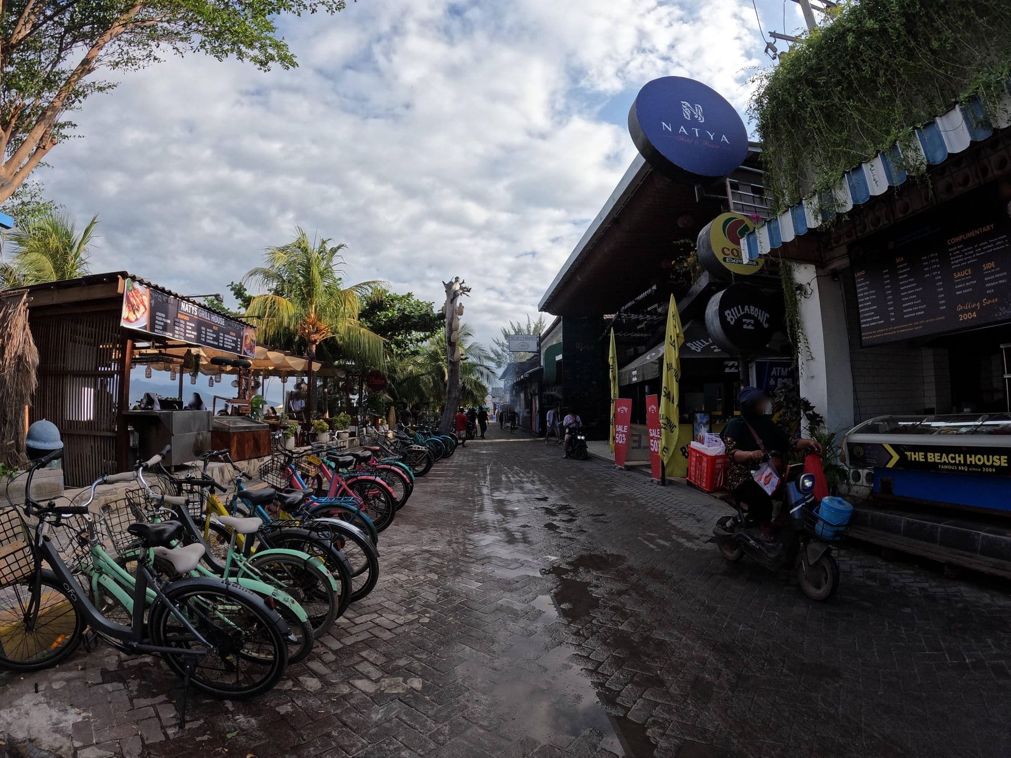 Street view near Natya hotel, Gili Trawangan