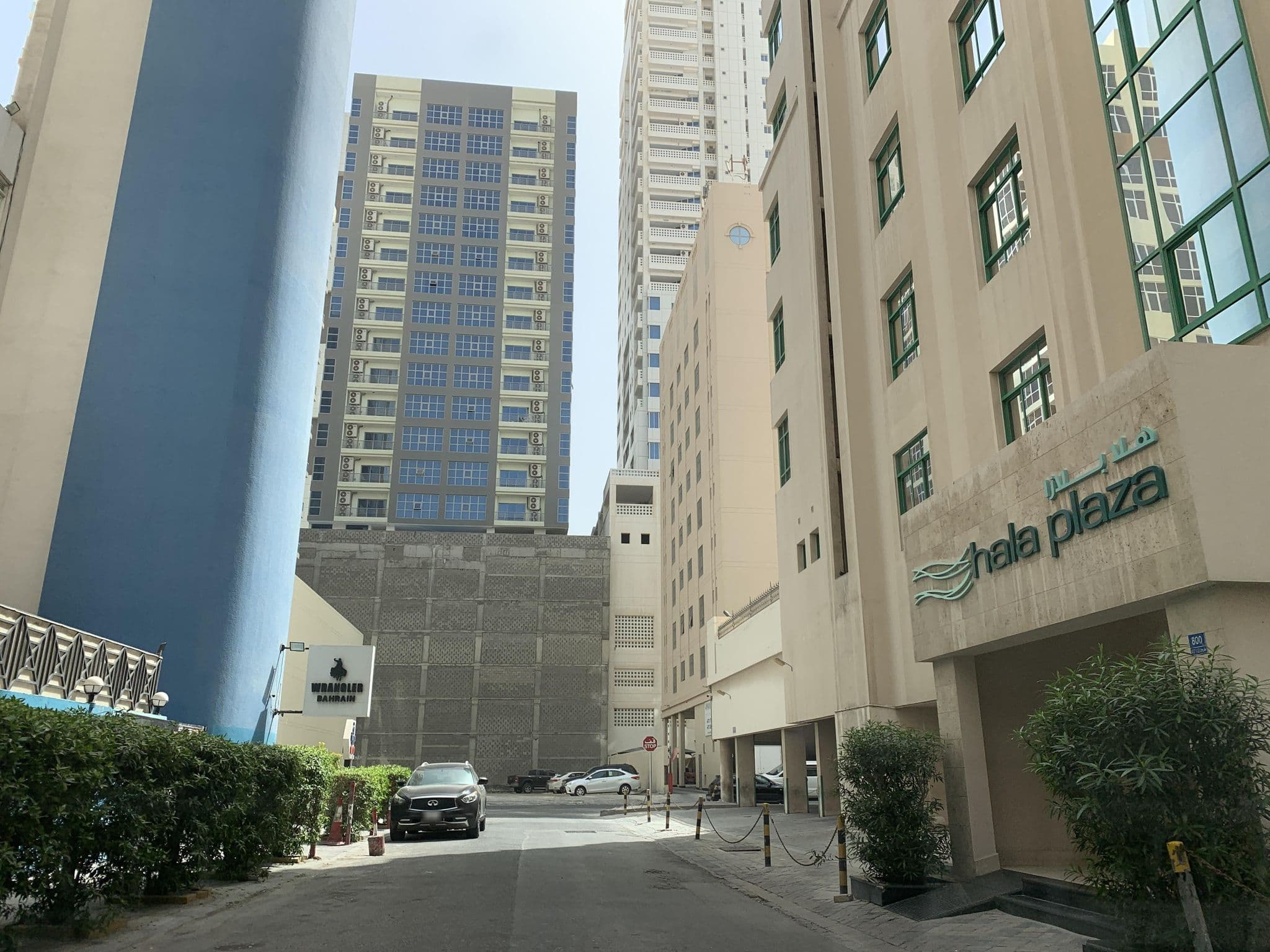 Street view near Juffair Grand Hotel, Manama — © sherif1234 (CC BY-SA · Mapillary)