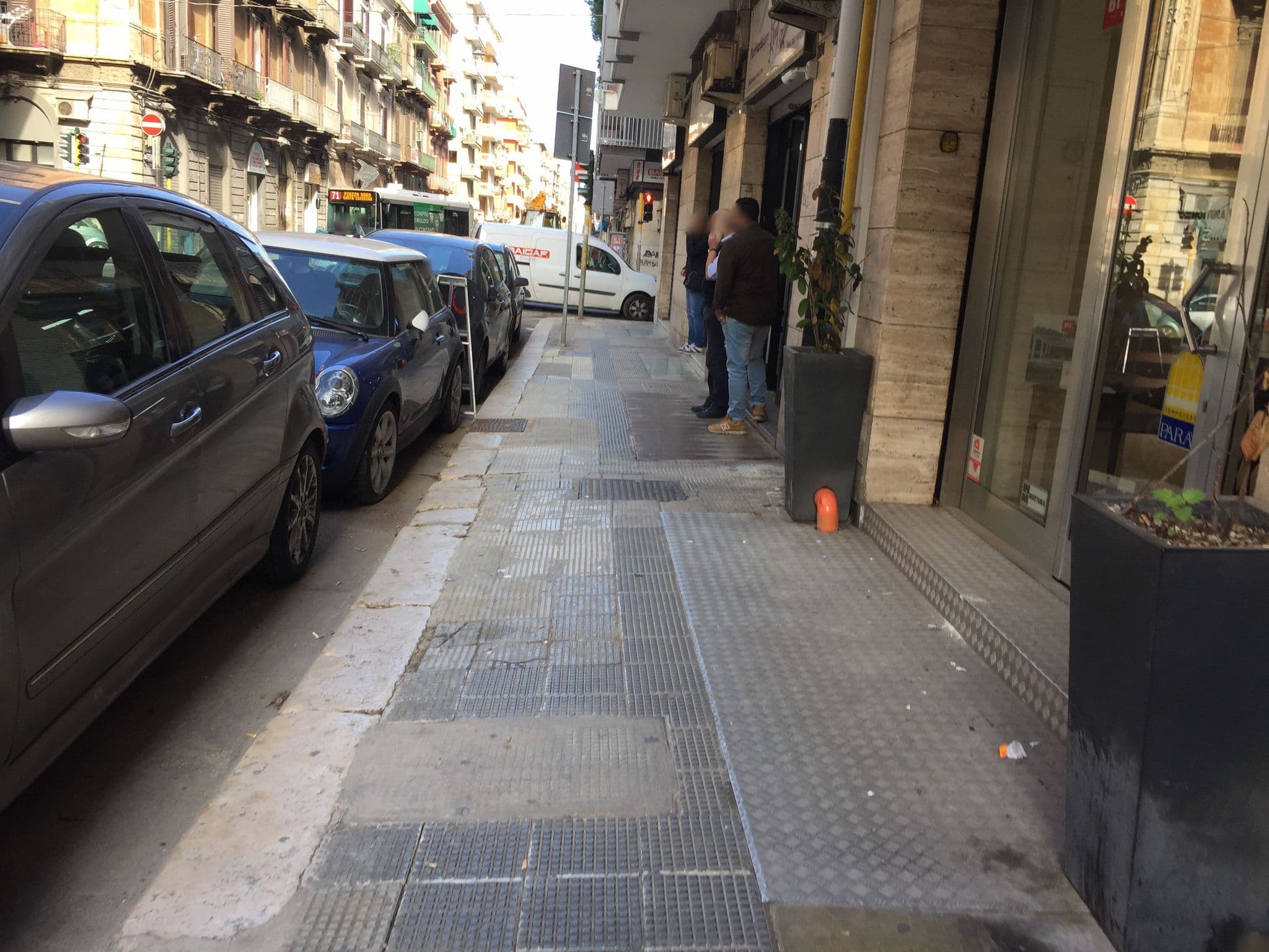 Street view near Apulia Re' hotel, Bari — © caronegiancarlo (CC BY-SA · Mapillary)