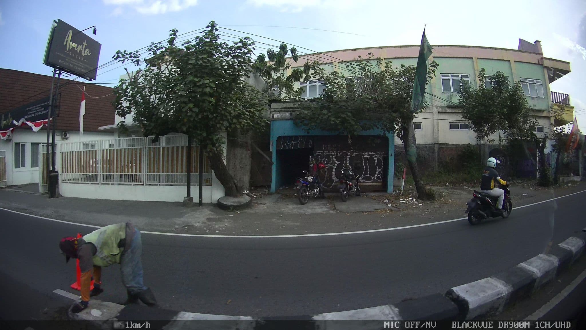 Street view near Sunrise, Melati