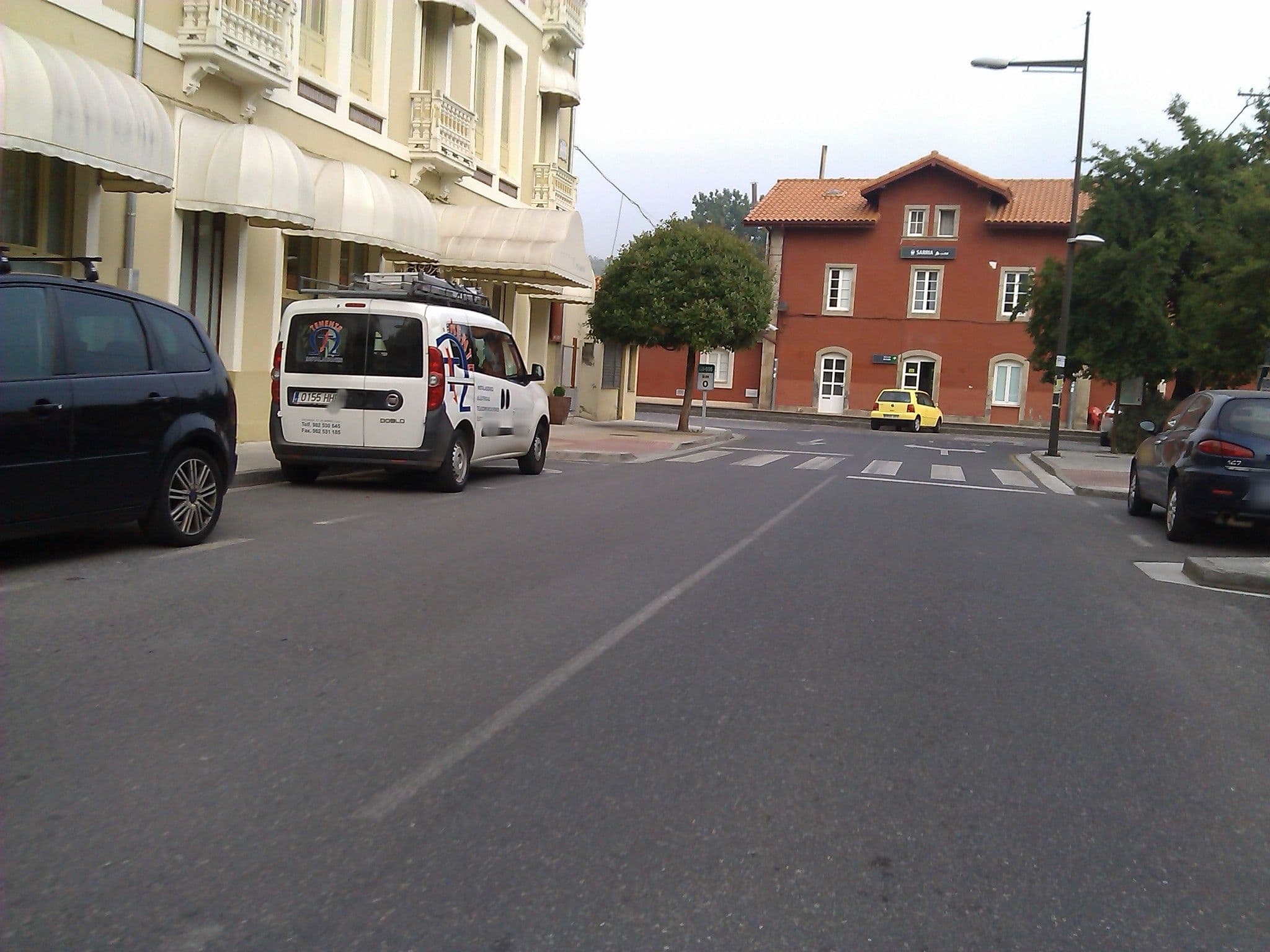 Street view near Hotel Restaurante Roma 1930, Samos — © changchun1 (CC BY-SA · Mapillary)