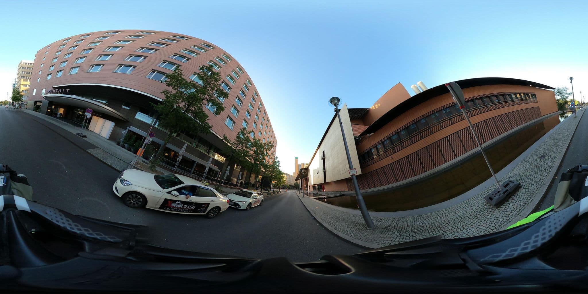 Street view near Grand Hyatt Berlin, Tiergarten — © stefanhrt (CC BY-SA · Mapillary)