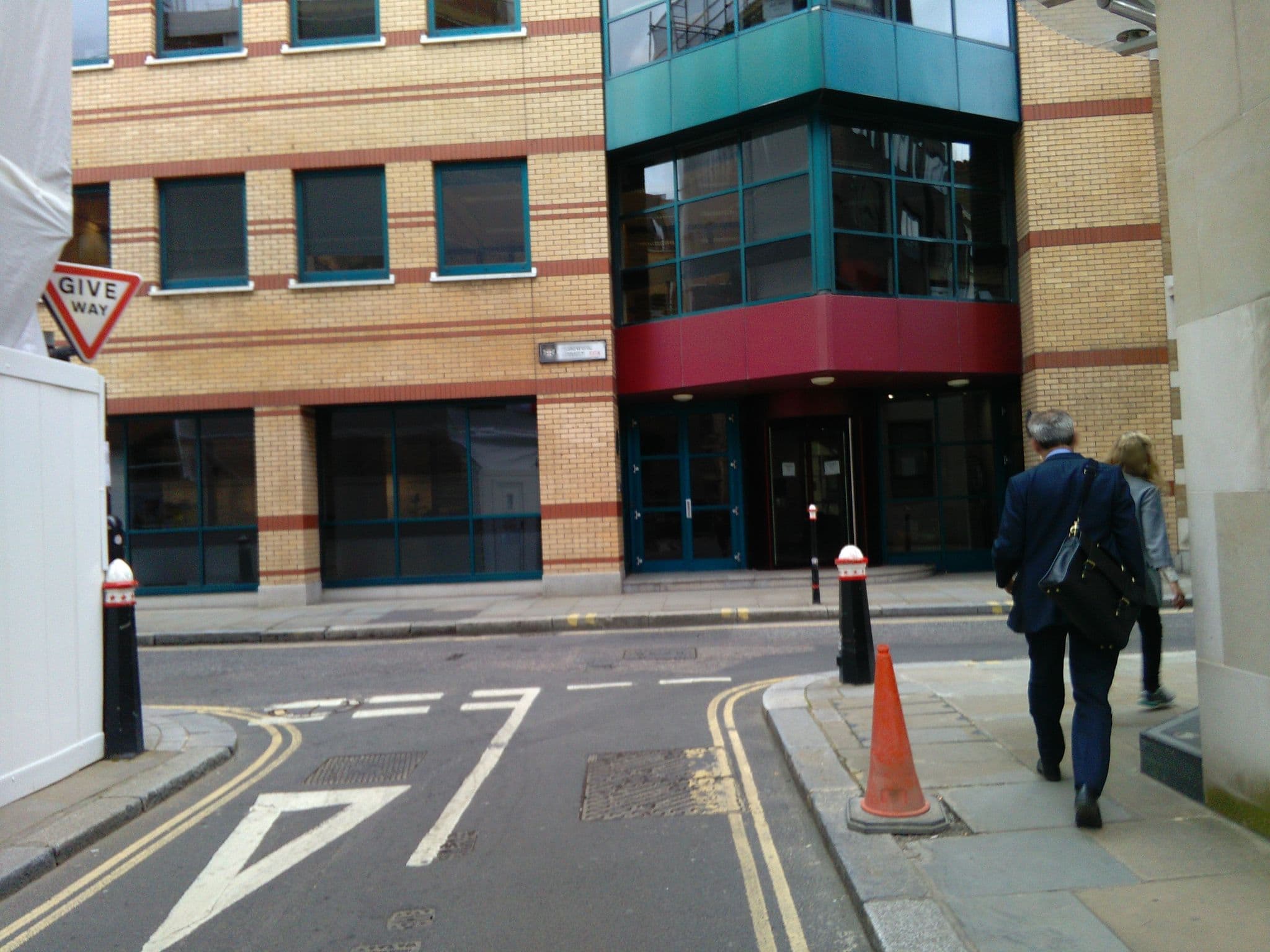 Street view near The Chronicle by Supercity Aparthotels, Holborn — © ris (CC BY-SA · Mapillary)