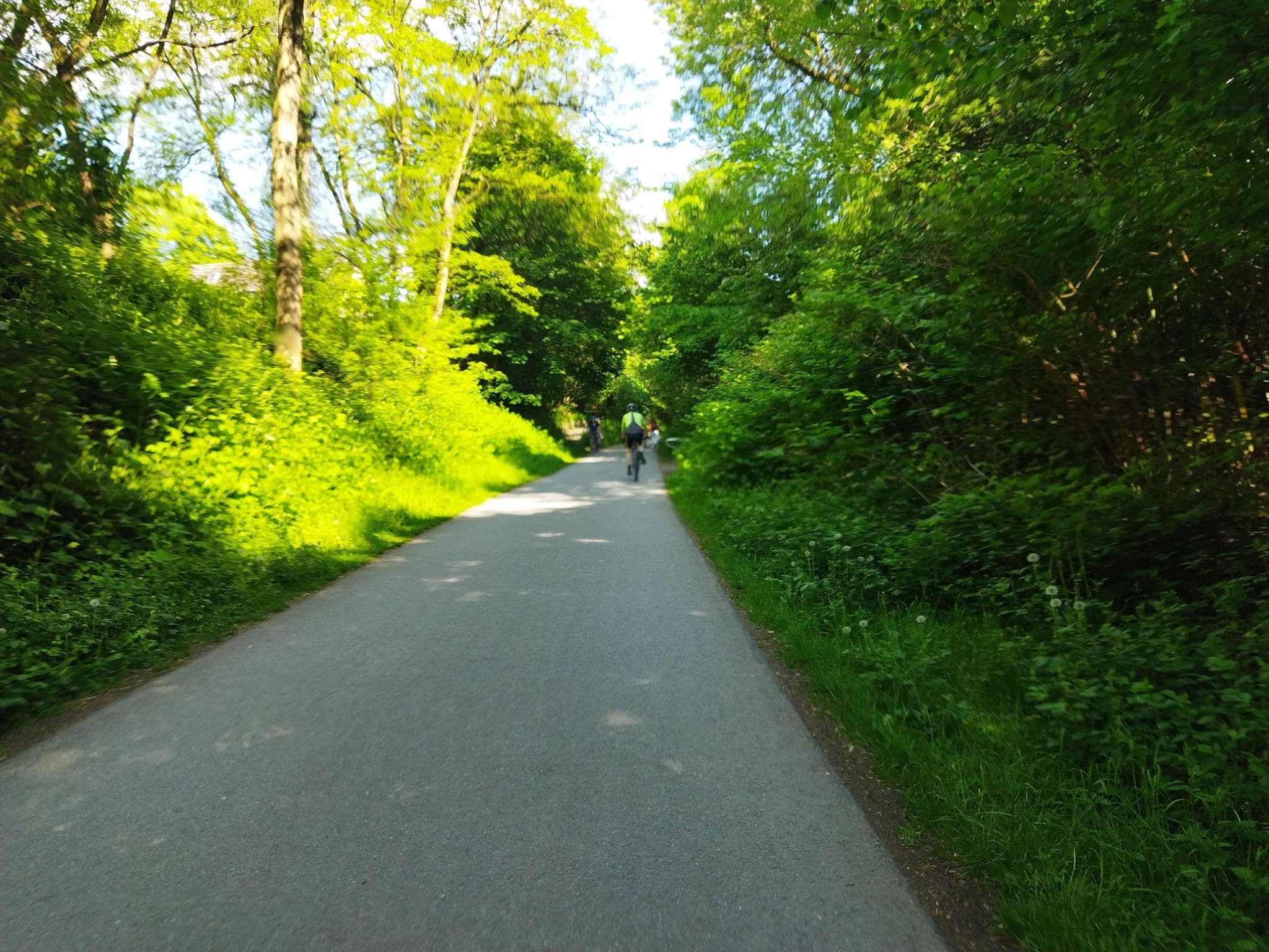 Street view near Grillplatz am Kinderspielplatz, Grugapark Essen, Essen — © changchun1 (CC BY-SA · Mapillary)