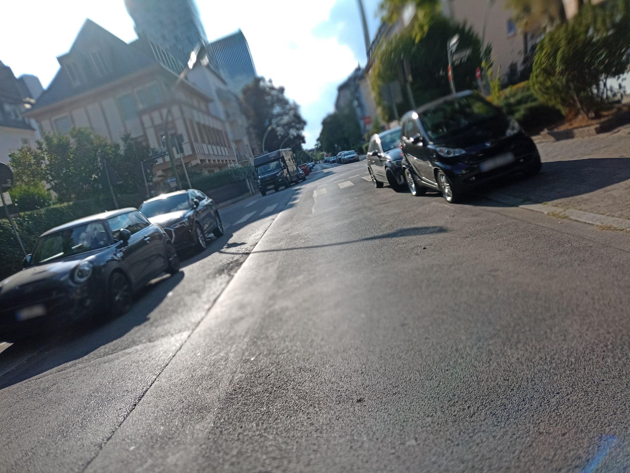 Street view near Hotel-Pension Gölz, Frankfurt am Main — © sungedoul (CC BY-SA · Mapillary)