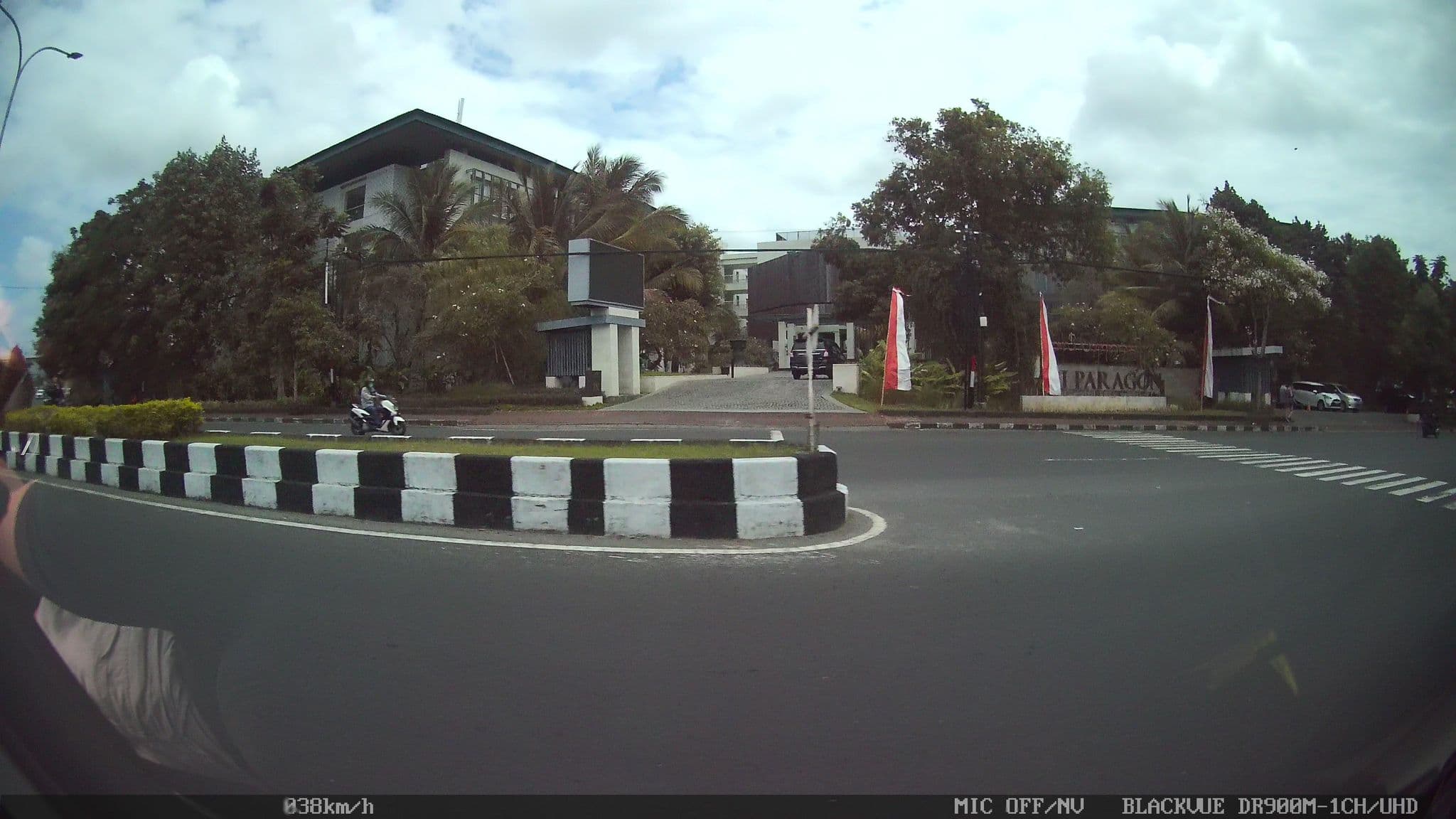Street view near Pali Paragon, Jimbaran