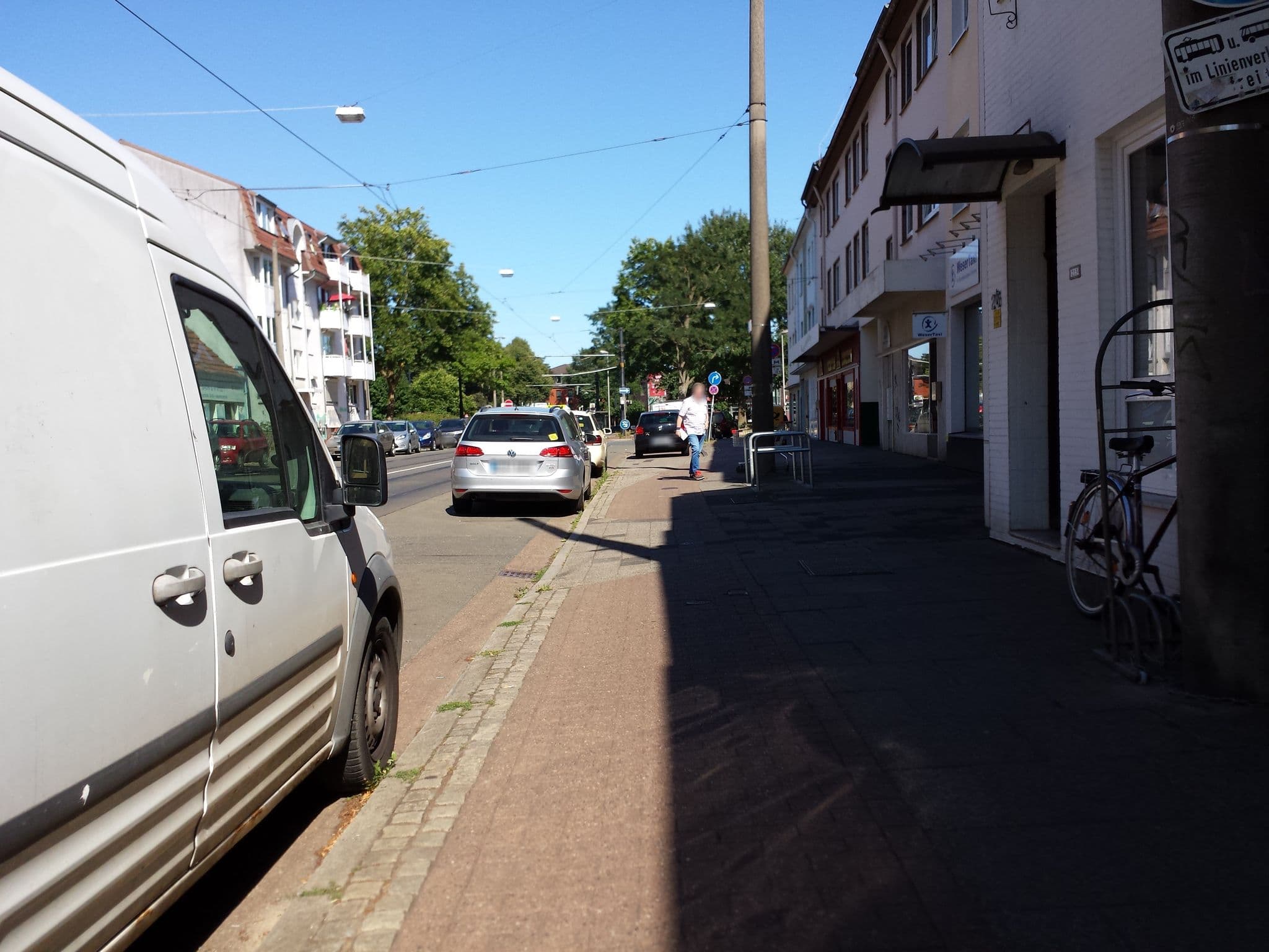 Street view near Bed and Breakfast, Bremen — © hubert87 (CC BY-SA · Mapillary)