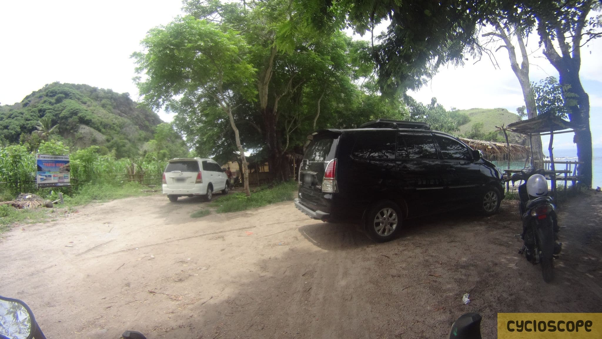 Street view near Raja Koka Homestay, Maumere — © cycloscope (CC BY-SA · Mapillary)
