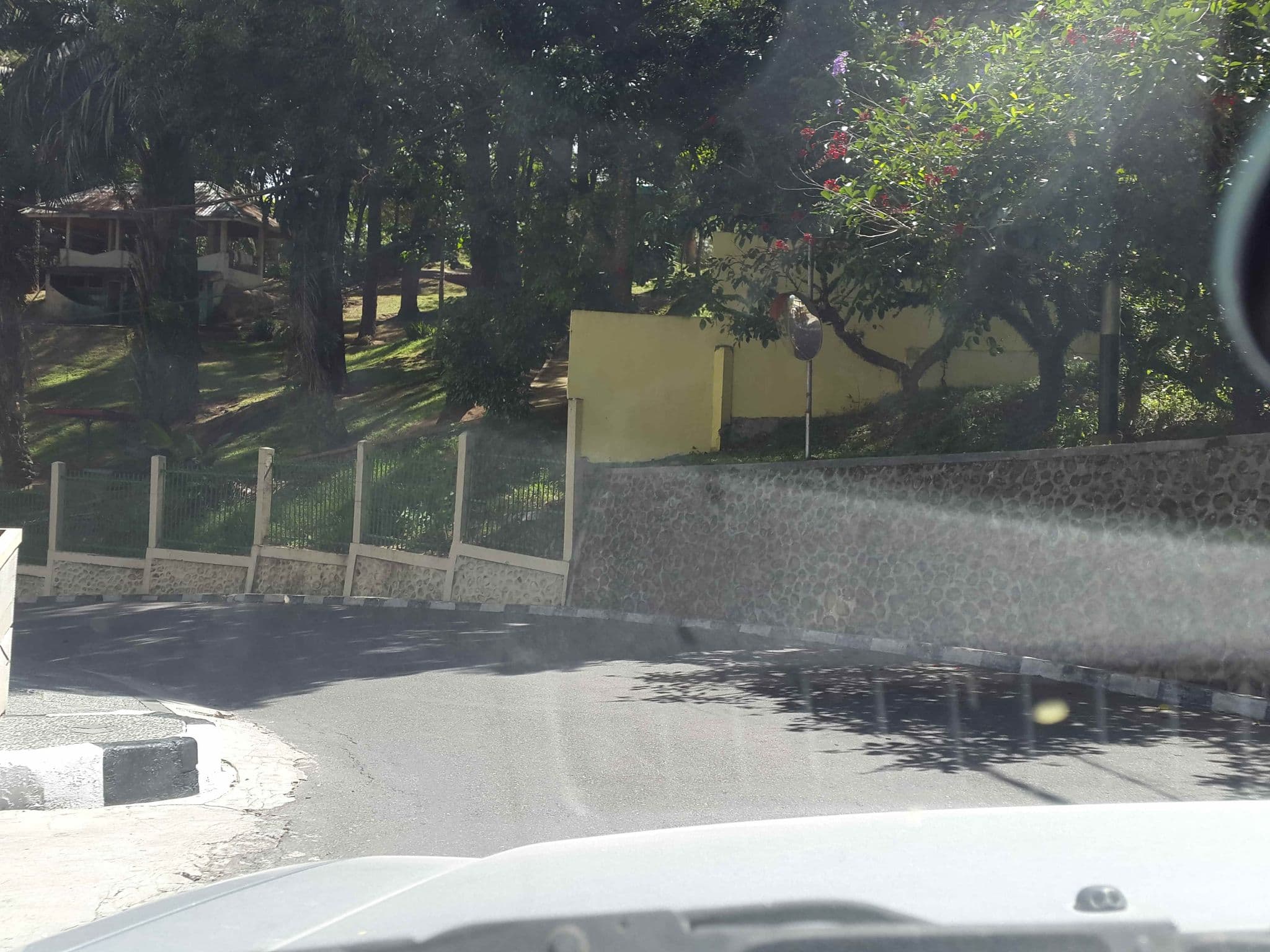 Street view near Royal Denai View, Bukittinggi — © roadroid (CC BY-SA · Mapillary)