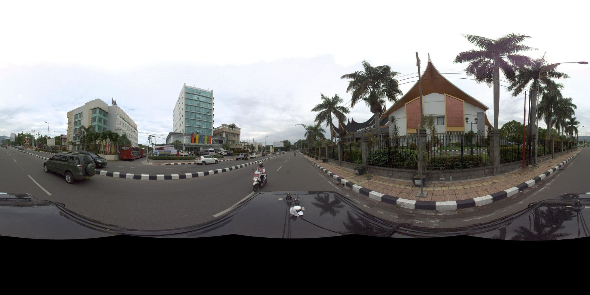 Street view near amaris hotel, Padang — © sarahantos (CC BY-SA · Mapillary)
