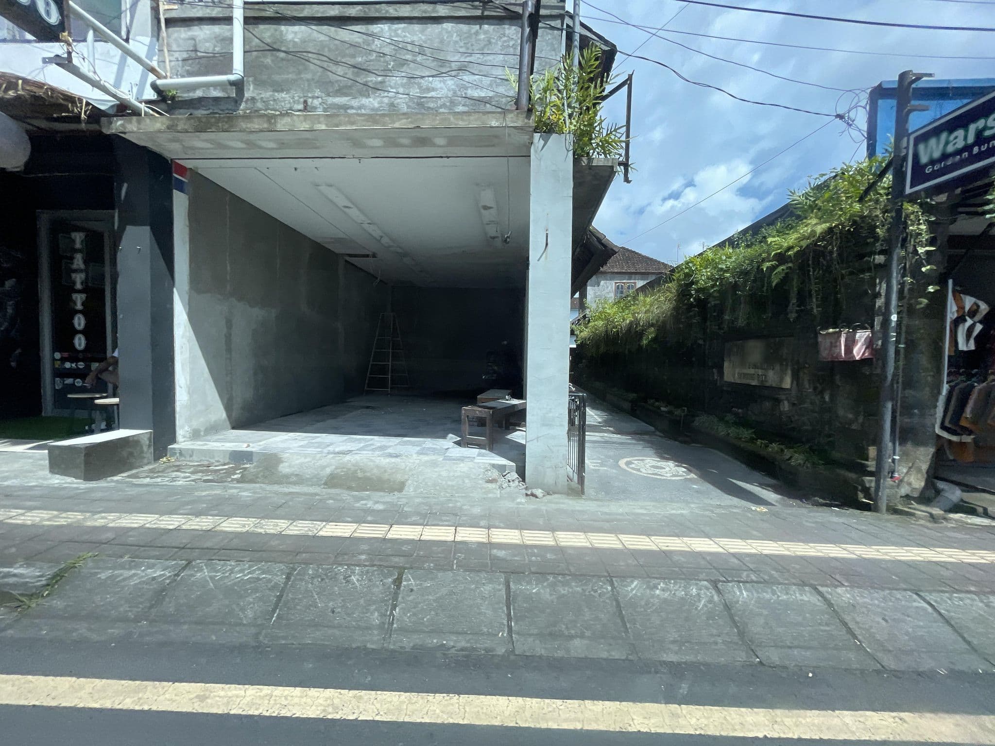 Street view near Warsa’s Garden Bungalow, Ubud