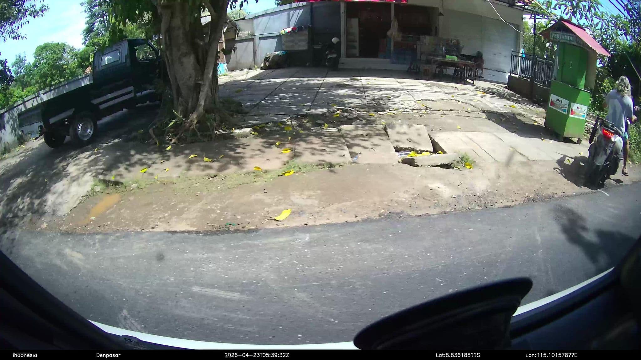 Street view near Bubble Hotel Reception, Jimbaran — © Kaart---LEFT (CC BY-SA · Mapillary)