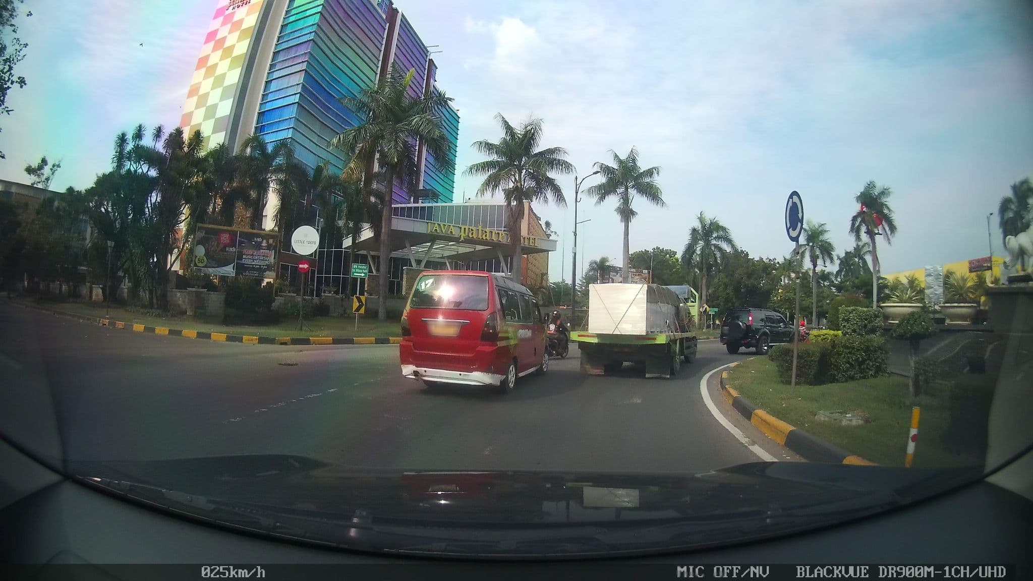 Street view near Hotel Java Palace, Cikarang — © kaart_2 (CC BY-SA · Mapillary)