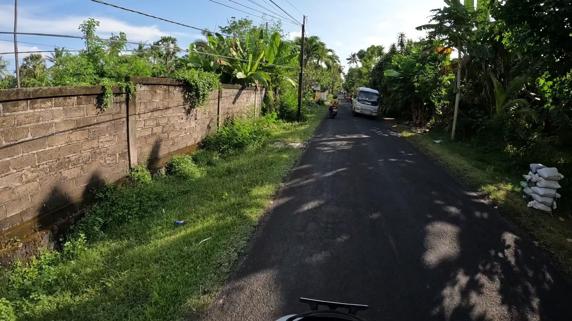 Street view near Kebun Impian, Amlapura