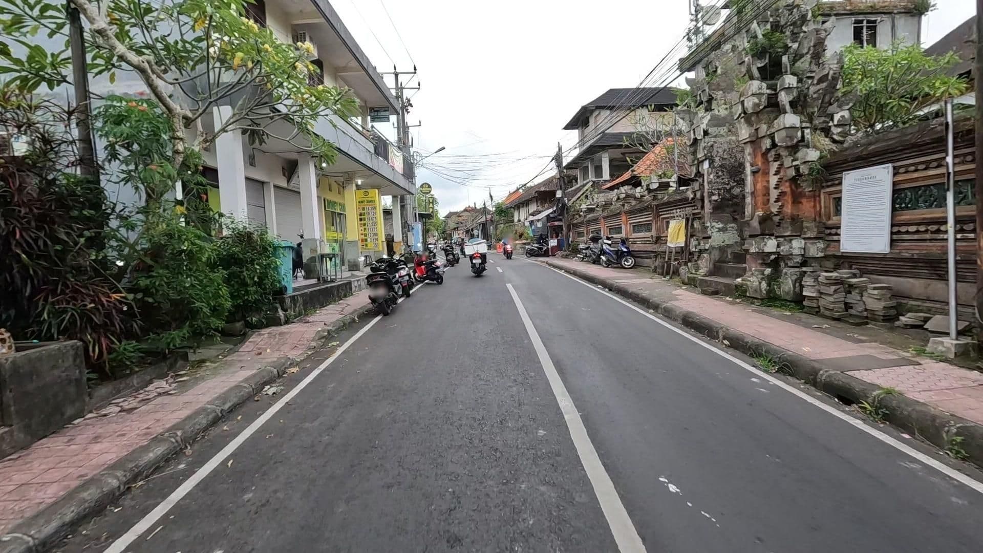 Street view near Laksita Hostel, Ubud