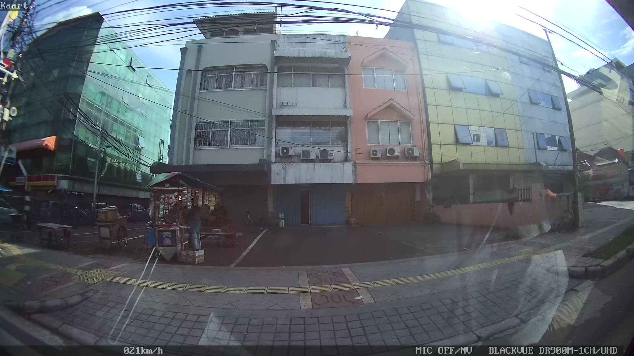 Street view near Kanto’s Guest House, Jakarta — © kaart_1 (CC BY-SA · Mapillary)