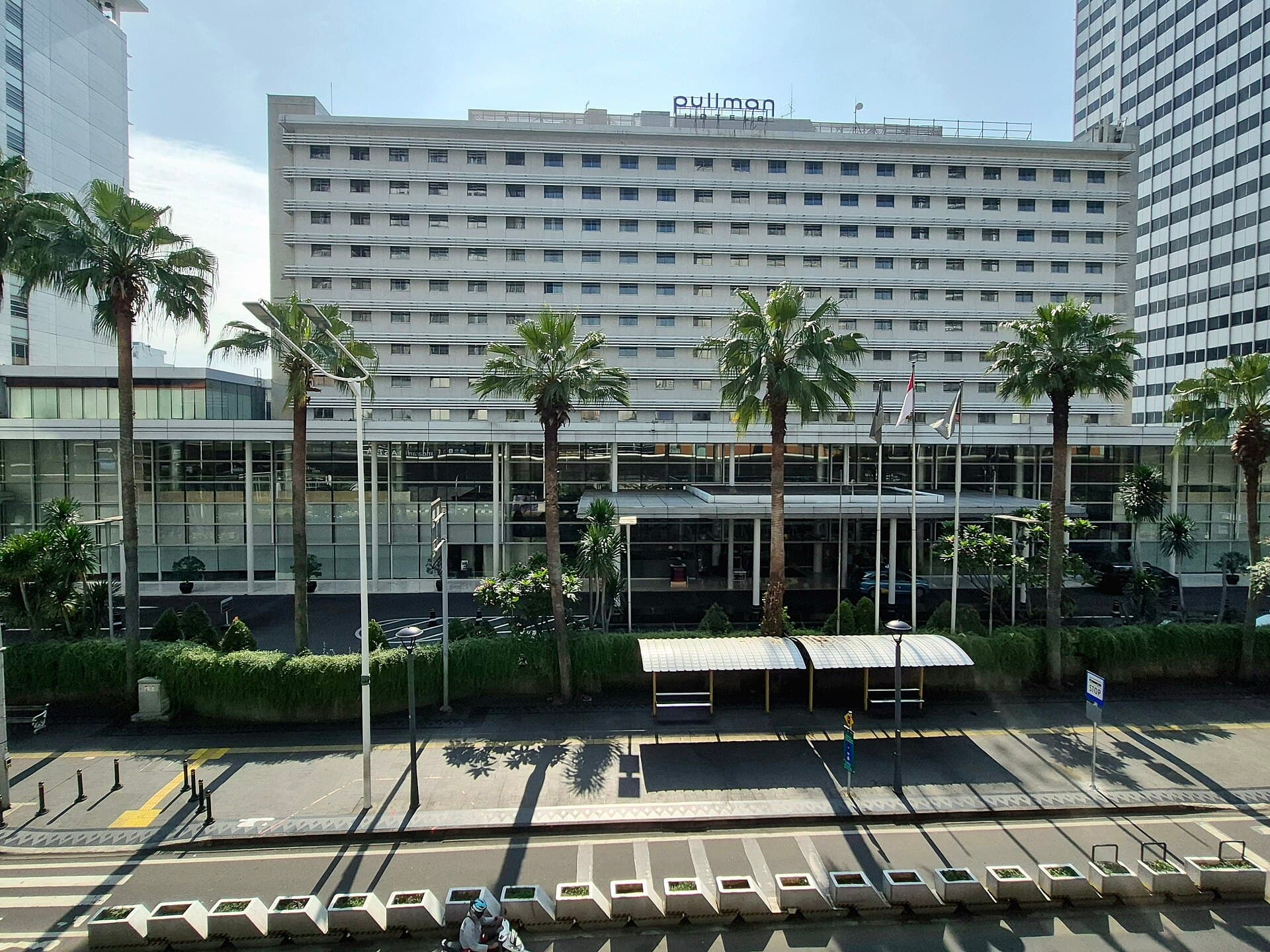 Pullman Jakarta (via Wikimedia Commons, CC BY 4.0)