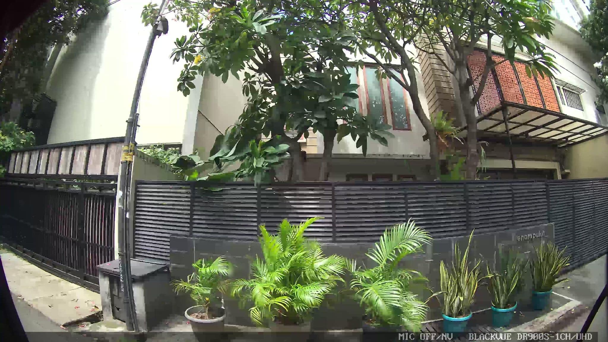 Street view near TreeHouse Suites, Jakarta