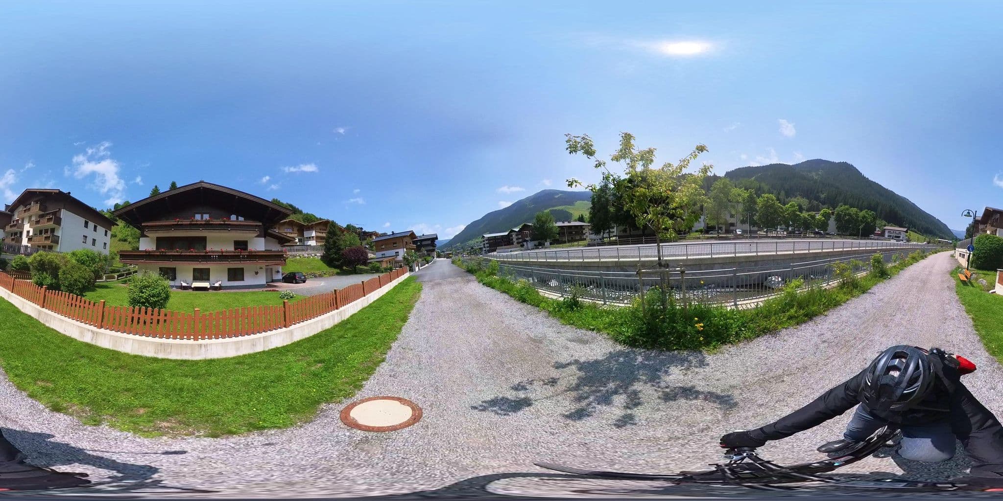 Street view near Landhaus Niederseer, Hinterglemm — © osmplus_org (CC BY-SA · Mapillary)