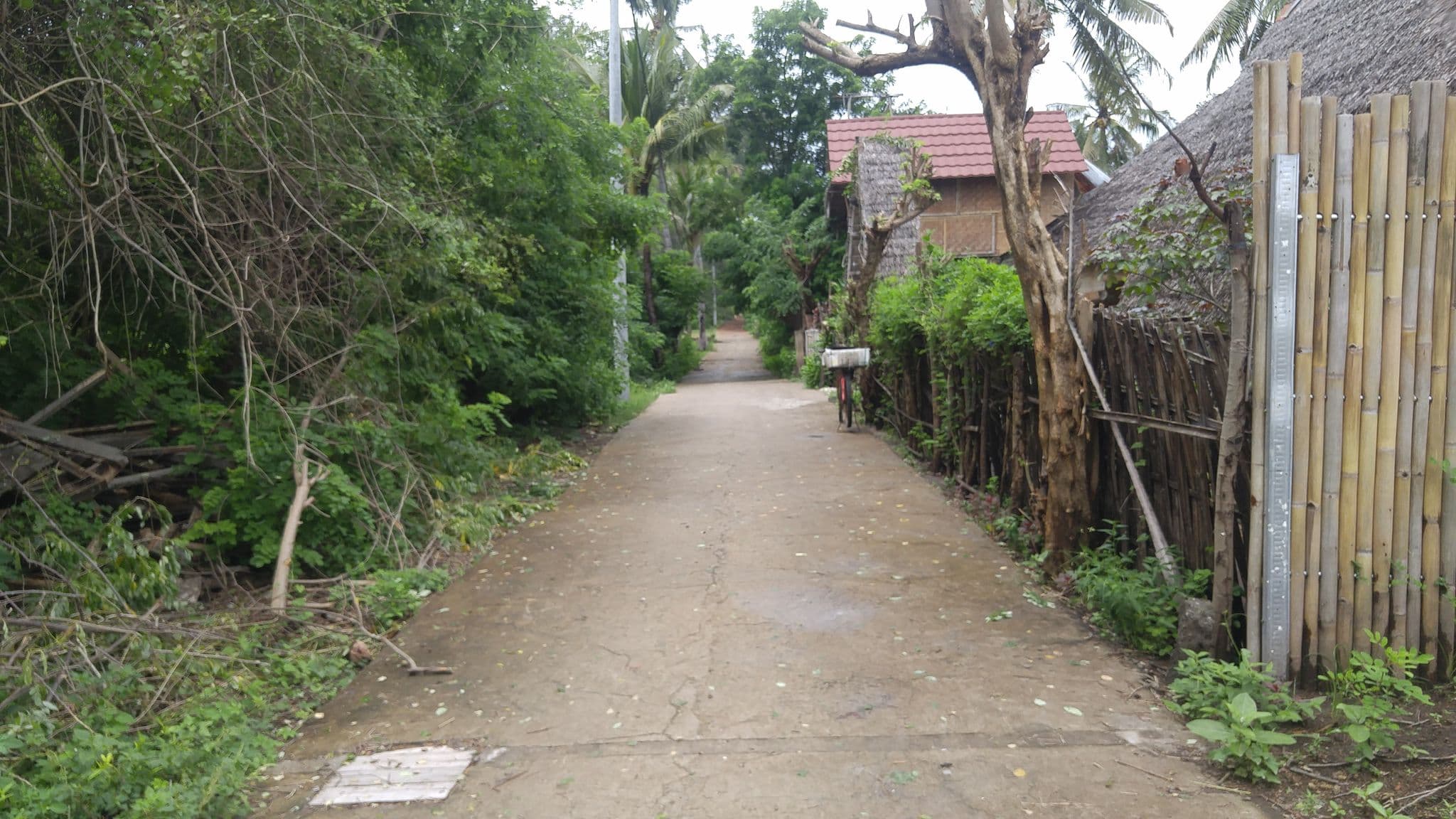 Street view near Meno Suites, Gili Trawangan