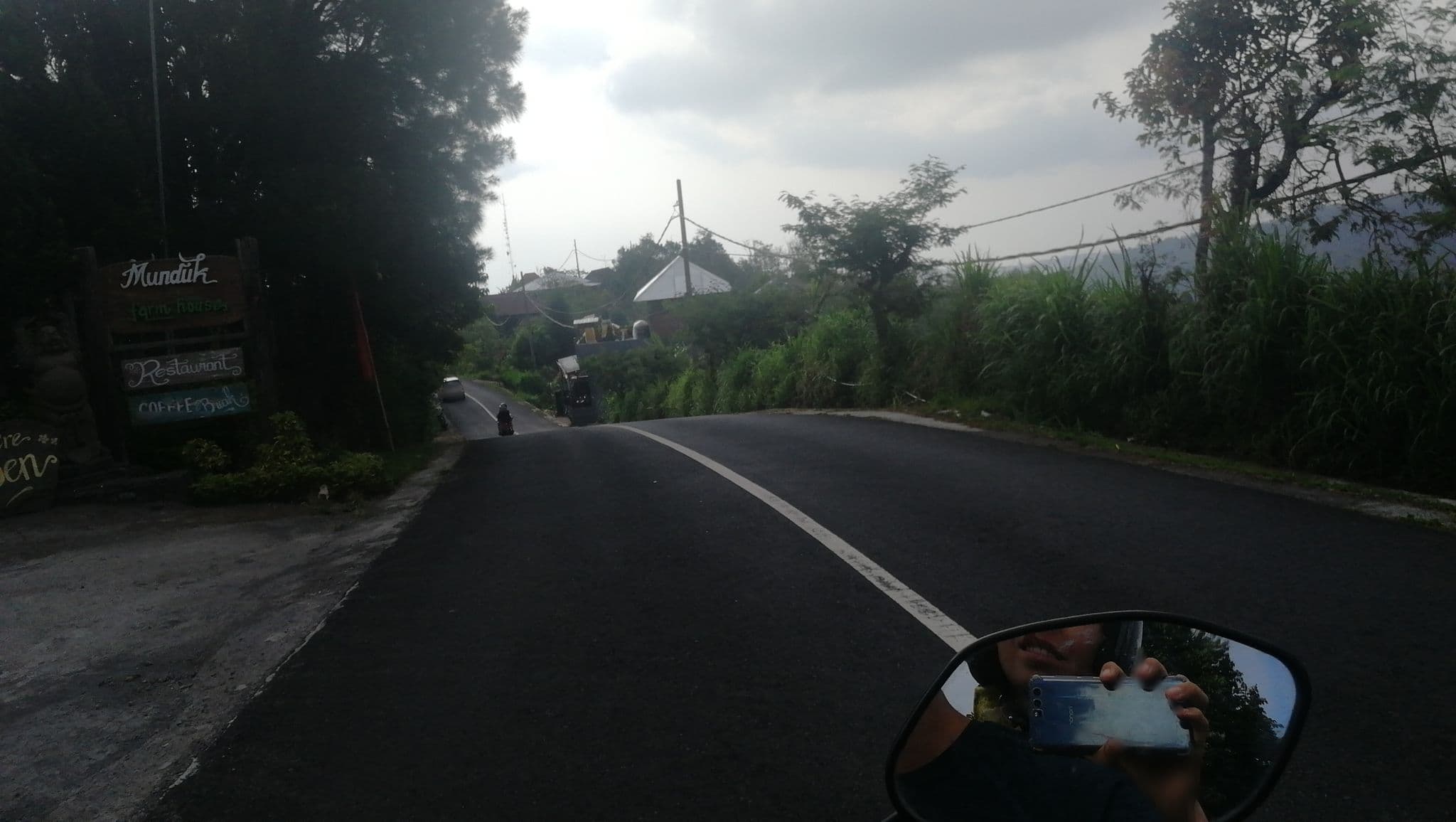 Street view near Munduk Farmhouse, Munduk — © thewayofmando (CC BY-SA · Mapillary)