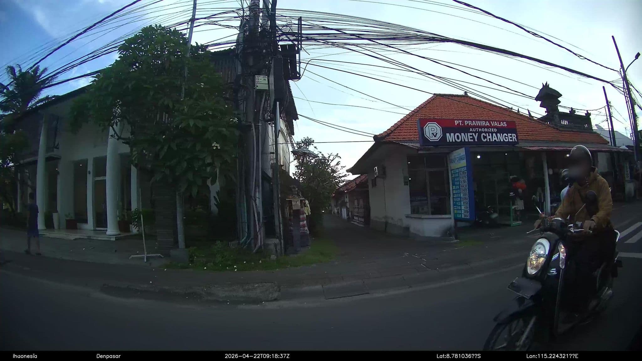 Street view near Wangsa, Nusa Dua — © Kaart---360 (CC BY-SA · Mapillary)