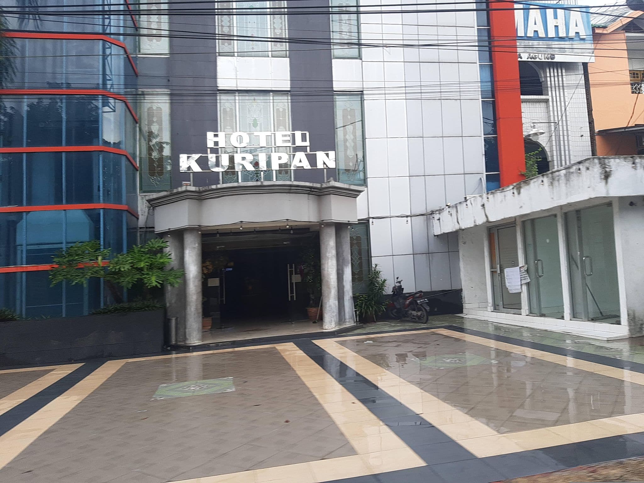 Street view near Hotel Kuripan, Banjarmasin — © FenyMufyd (CC BY-SA · Mapillary)