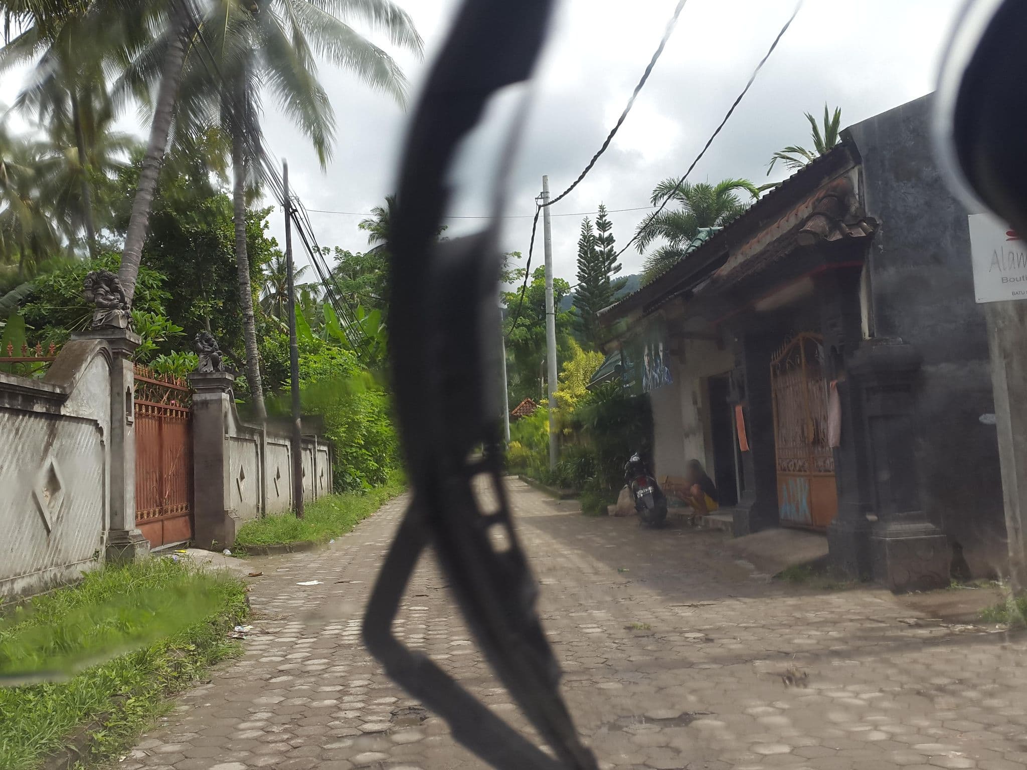 Street view near Villa Sentosa, Senggigi