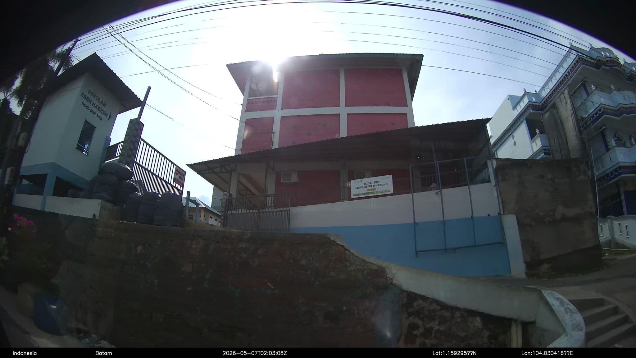 Street view near Rumah Kos Bapak Udin P Sihaloho., Batam — © Kaart---RIGHT (CC BY-SA · Mapillary)